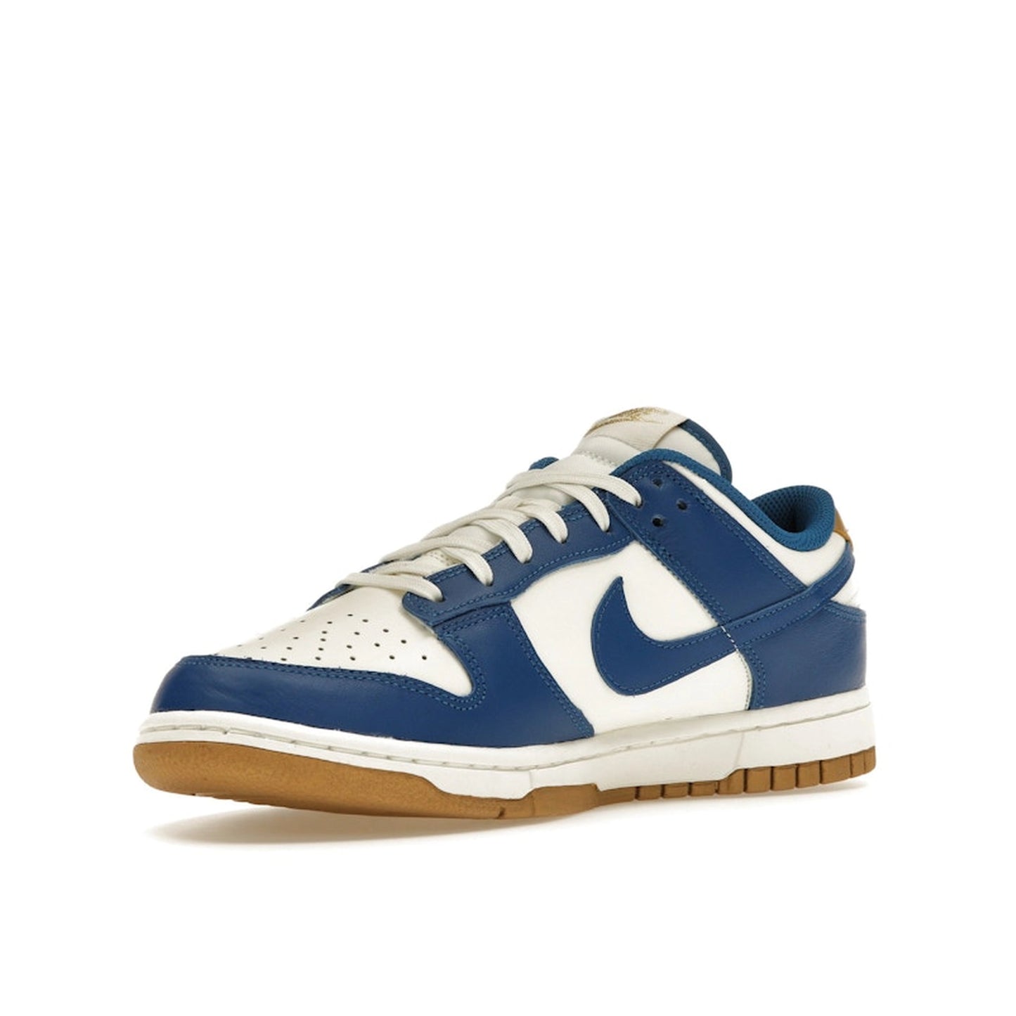 Nike Dunk Low Kansas City Royals Women’s sneakers, front view, in white and royal blue.