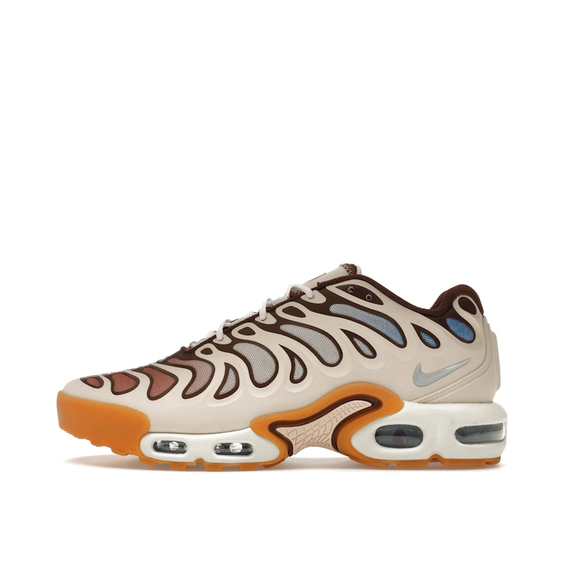 Nike Air Max Plus Drift sneakers, side view, model FD4290-001, in Phantom and Cacao Wow, beige and brown.