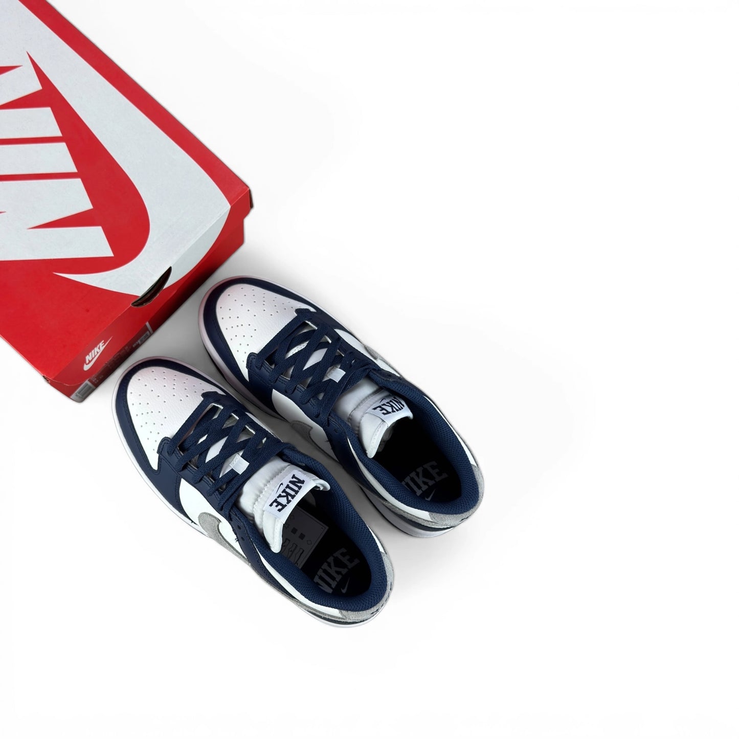 Nike Dunk Low Summit White Midnight Navy FD9749-400 – EU 41, brand new with original box