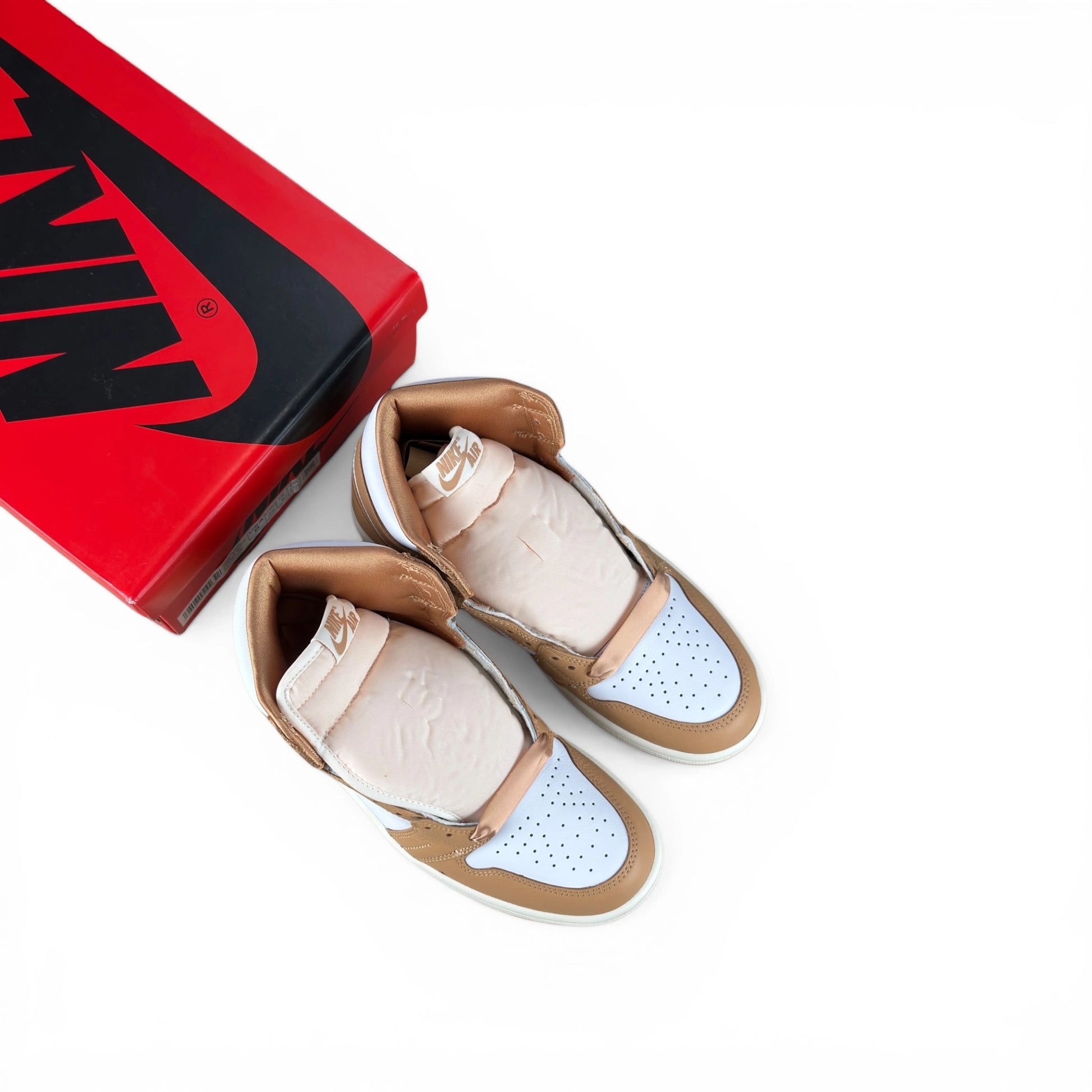 Jordan 1 Retro High OG Praline (Women’s) FN6622-201 – EU 39, brand new with original box