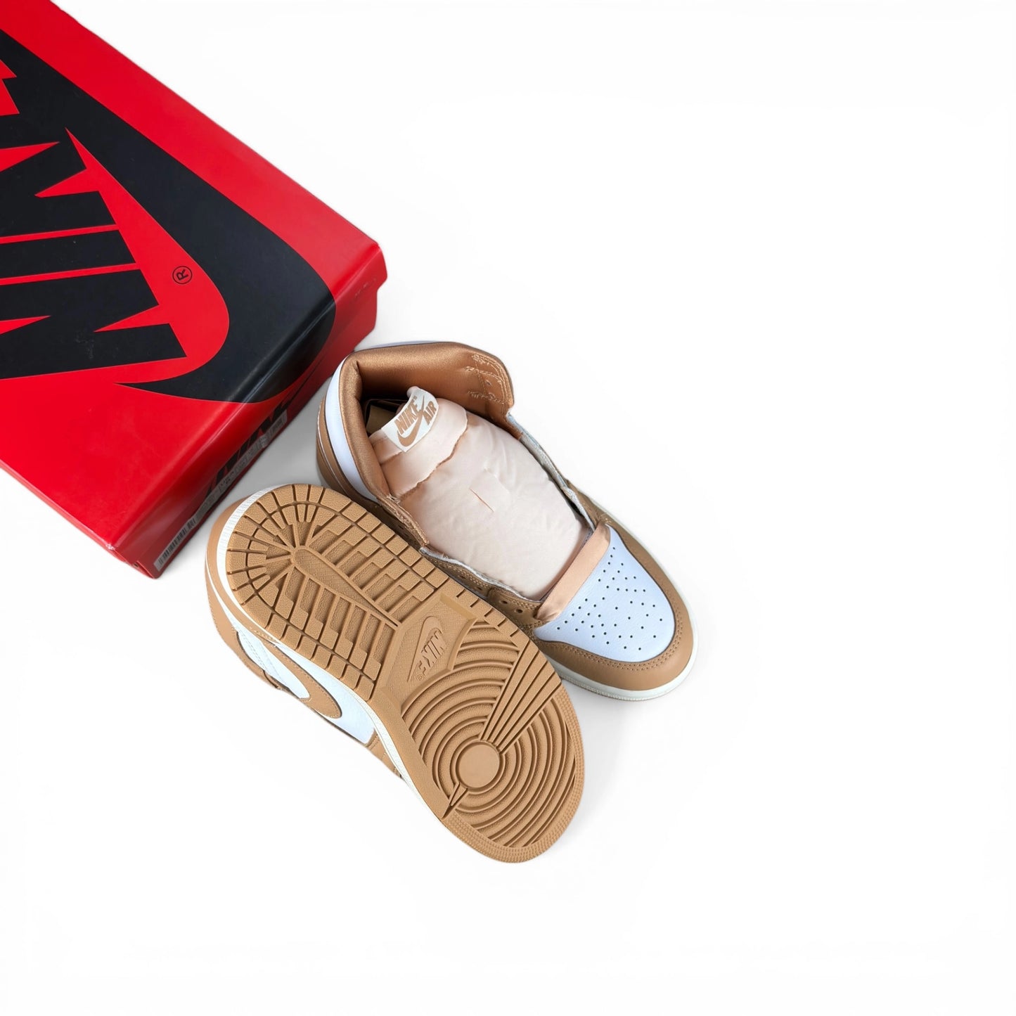 Jordan 1 Retro High OG Praline (Women’s) FN6622-201 – EU 39, brand new with original box