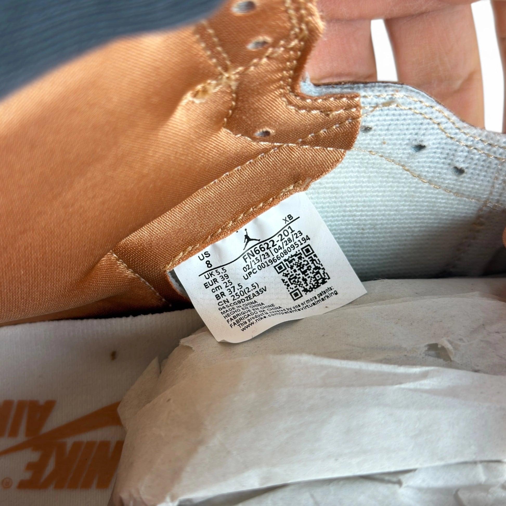 Jordan 1 Retro High OG Praline (Women’s) FN6622-201 – EU 39, brand new with original box