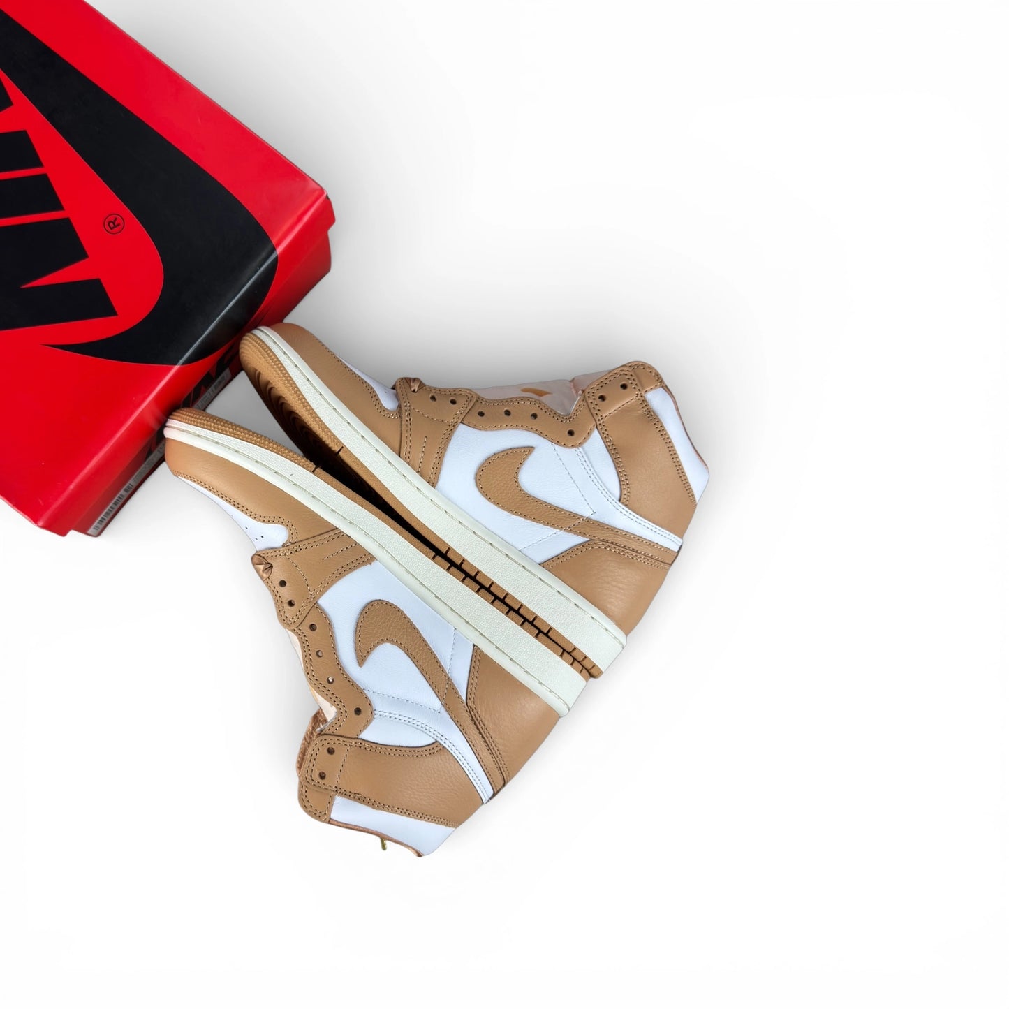 Jordan 1 Retro High OG Praline (Women’s) FN6622-201 – EU 40, brand new with original box