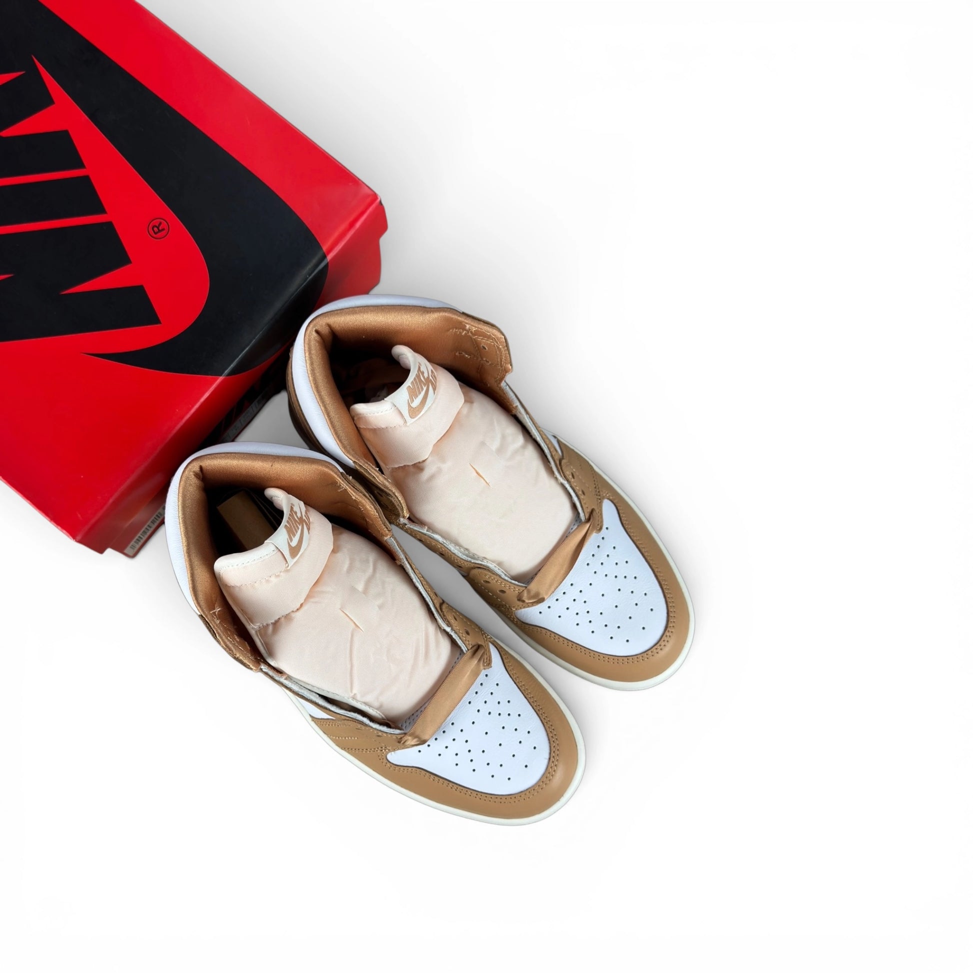 Jordan 1 Retro High OG Praline (Women’s) FN6622-201 – EU 40, brand new with original box