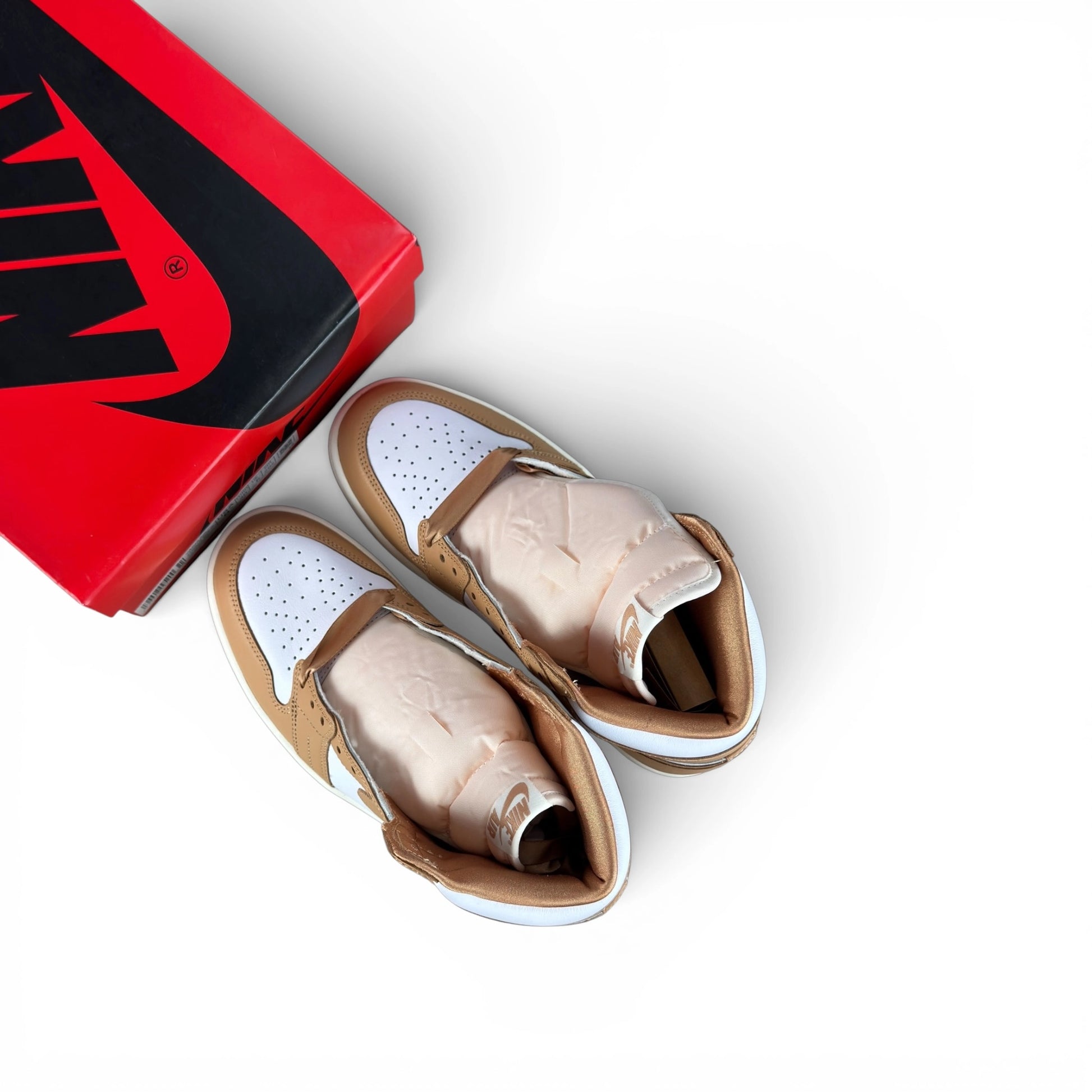 Jordan 1 Retro High OG Praline (Women’s) FN6622-201 – EU 40, brand new with original box