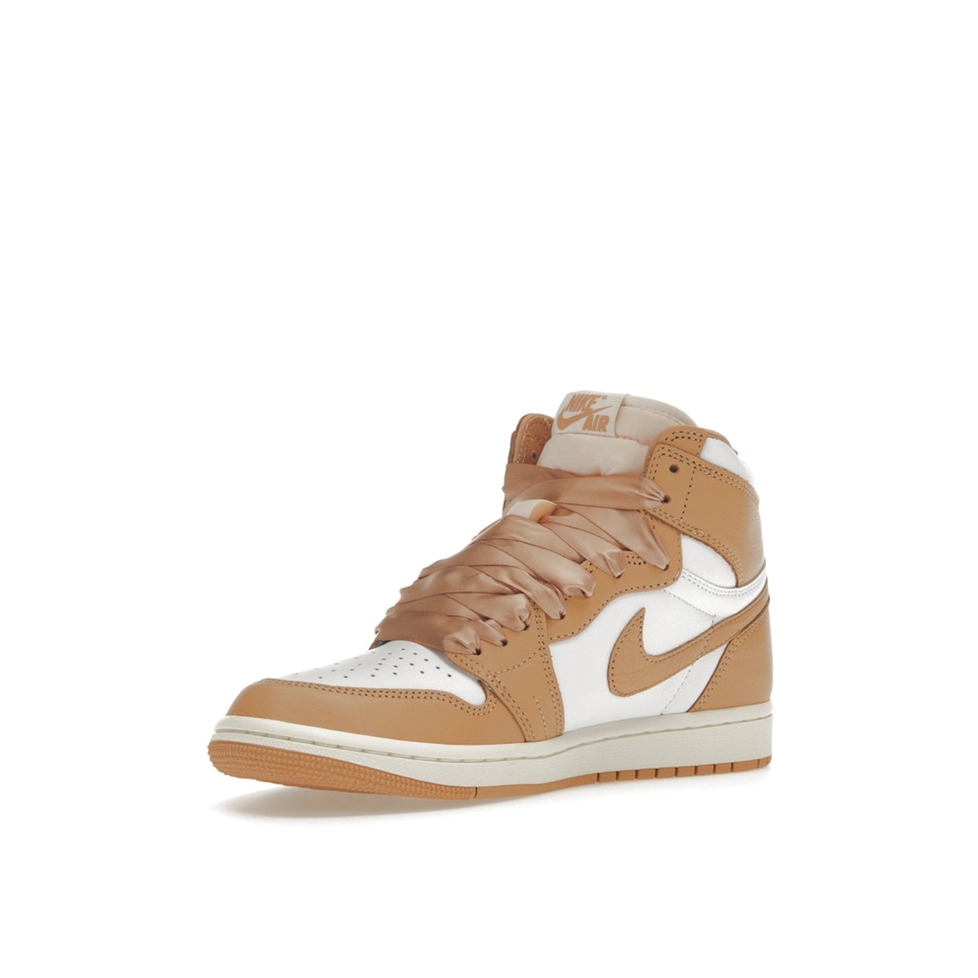 Jordan 1 Retro High OG Praline sneakers, front view, model FN6622-201, combining praline tones with satin ribbon laces.