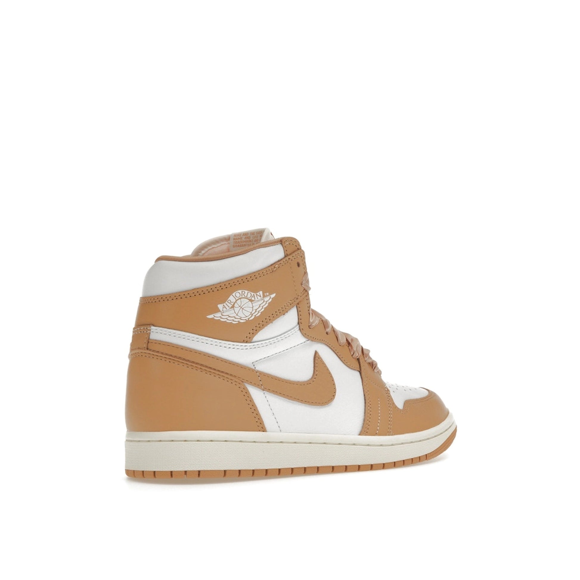 Jordan 1 Retro High OG Praline sneakers, back view, model FN6622-201, combining praline tones with satin ribbon laces.