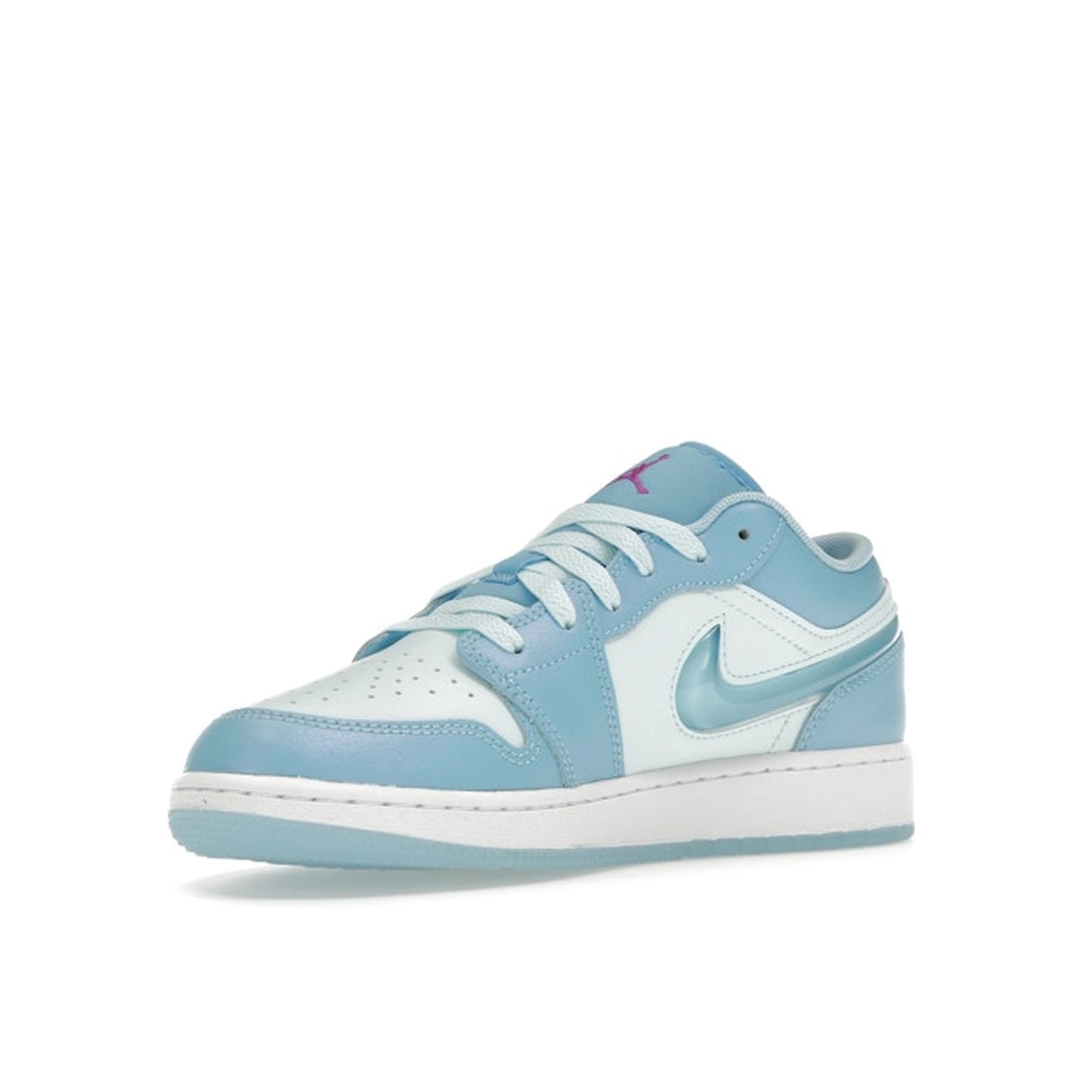 Jordan 1 Low SE sneakers (GS), front view, model FN7366-400, in Aquarius Blue with white details.