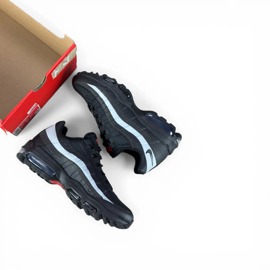 Nike Air Max 95 Ultra Black Picante Red FN7802-001 – EU 40.5, brand new with cut box