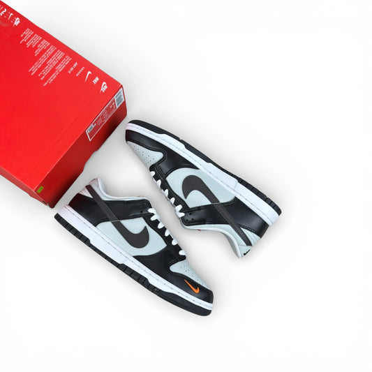 Nike Dunk Low Black Total Orange Mini Swoosh FN7808-001 – EU 40, brand new with outlet box