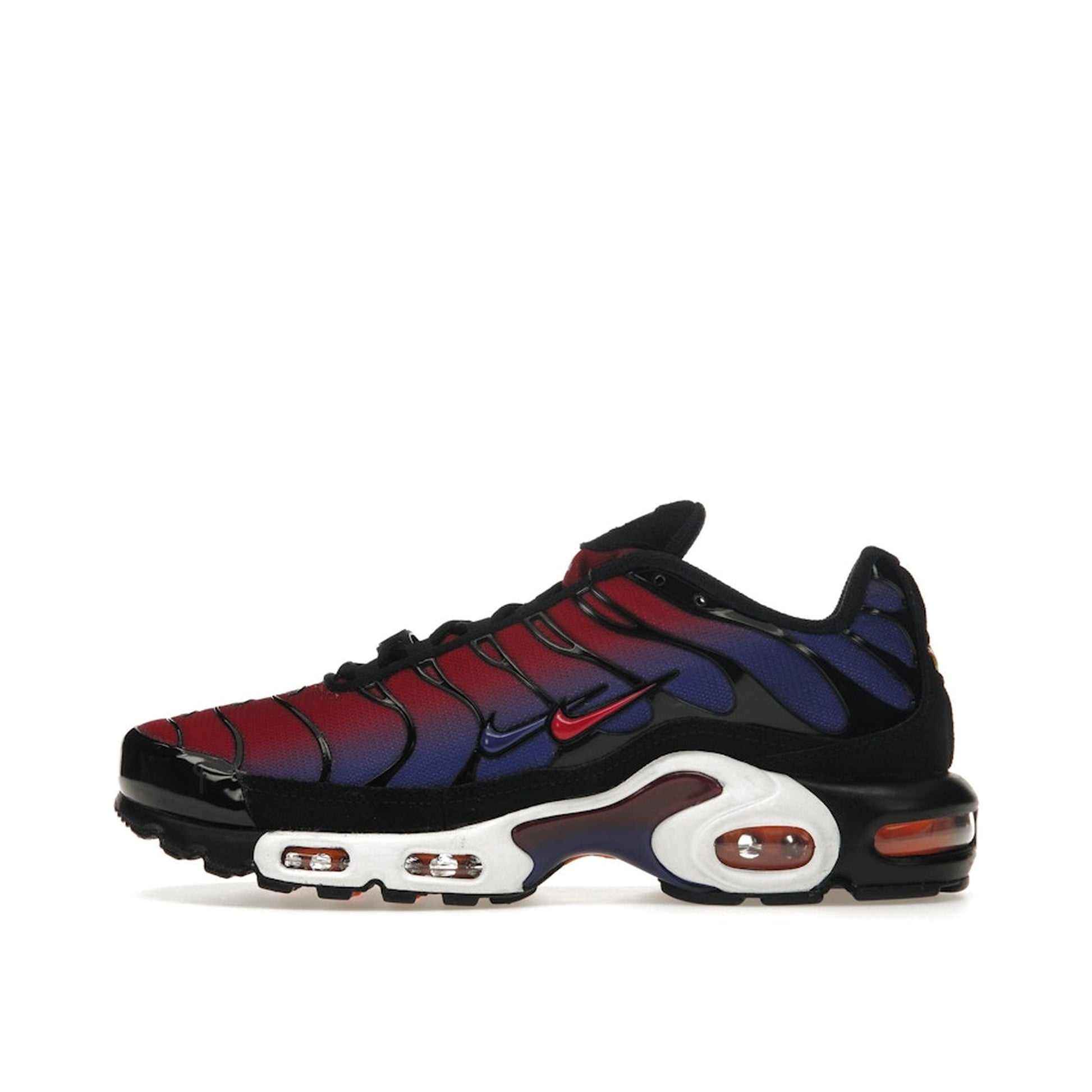 Nike Air Max Plus Patta FC Barcelona Culers del Mon sneakers, side view, model FN8260-001, featuring a blue and red design.