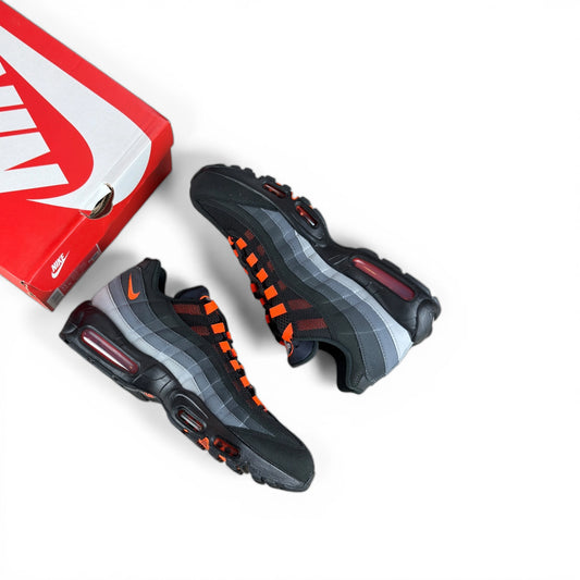 Nike Air Max 95 Black Hyper Crimson FV4710-002 – EU 45, brand new with original box