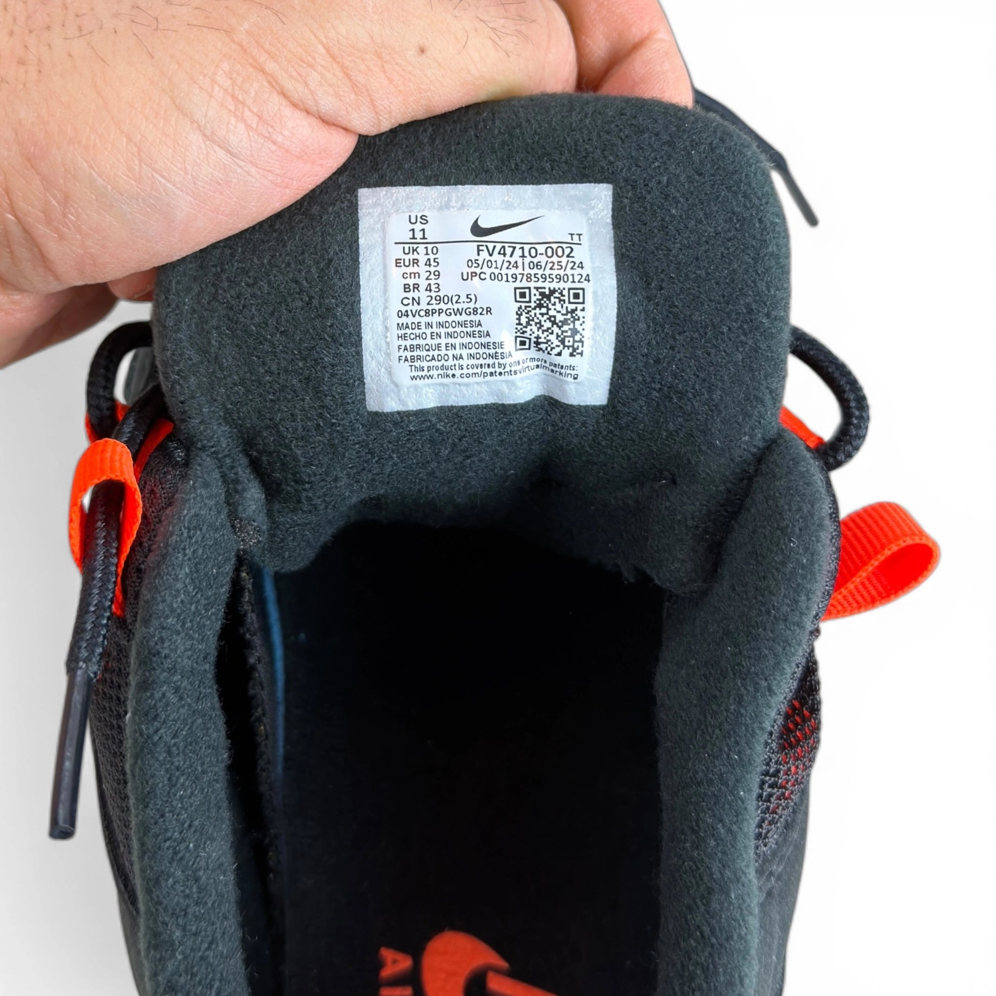 Nike Air Max 95 Black Hyper Crimson FV4710-002 – EU 45, brand new with original box