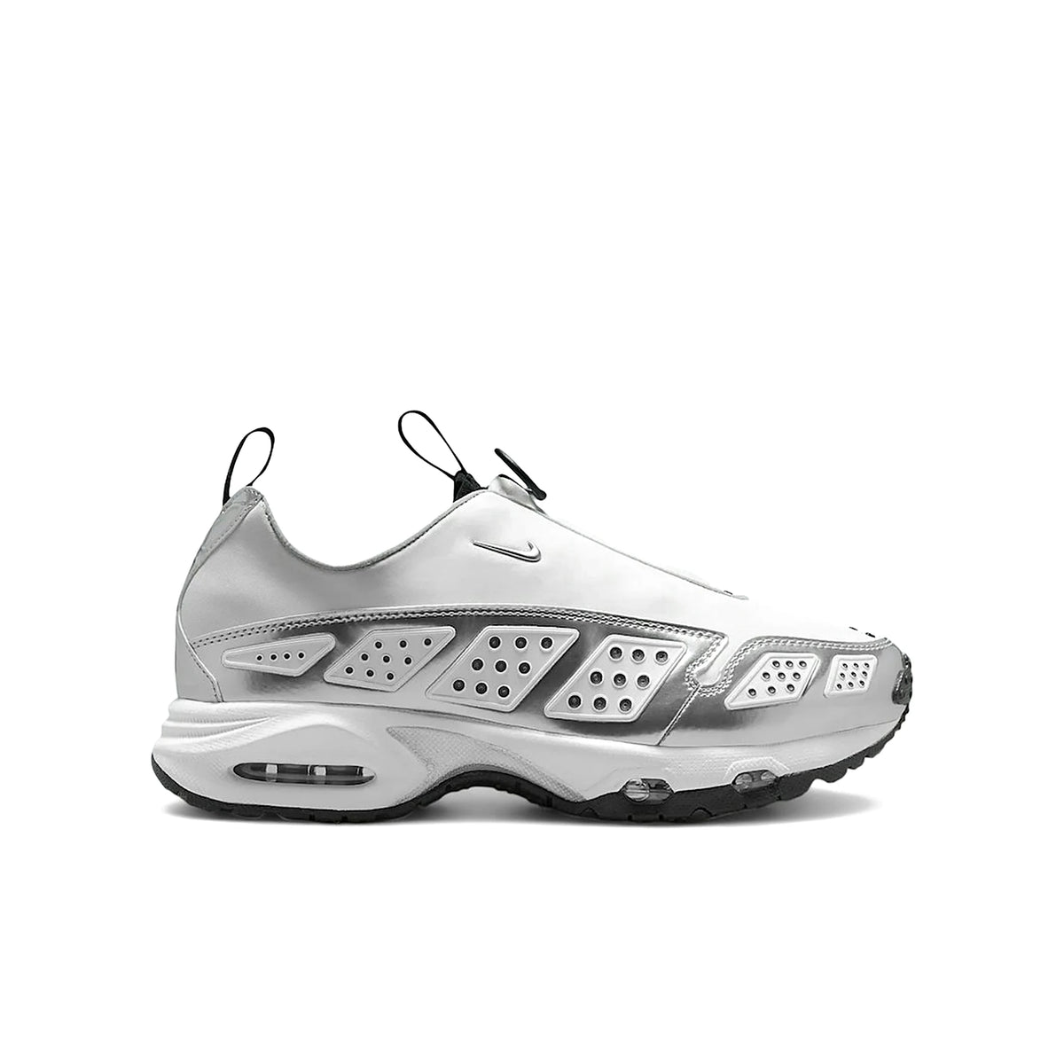 Nike Air Max Sunder SE in white, metallic silver, black textile