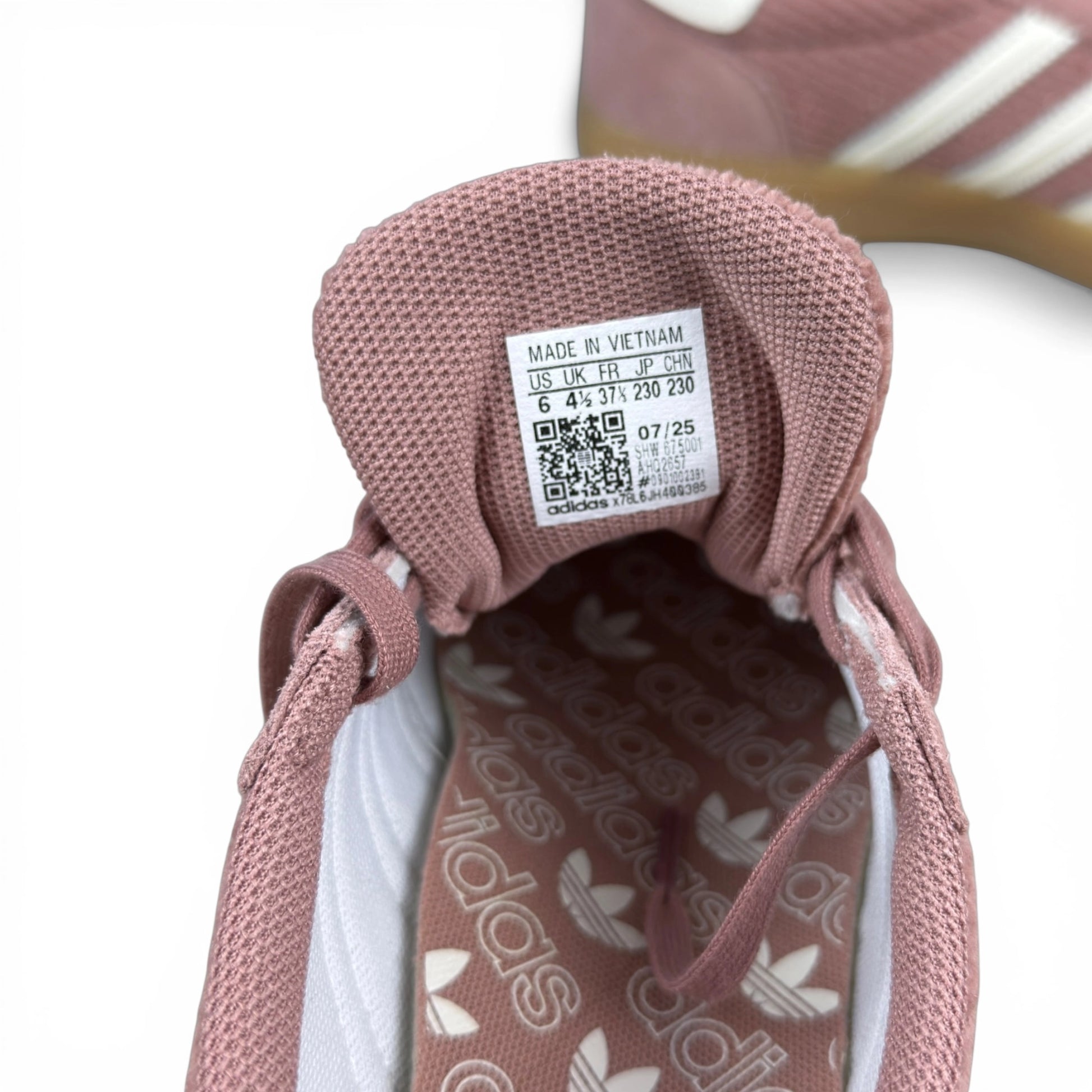 adidas Handball Spezial Warm Clay (Women’s) HQ2657 – EU 37 1/3, brand new with original box