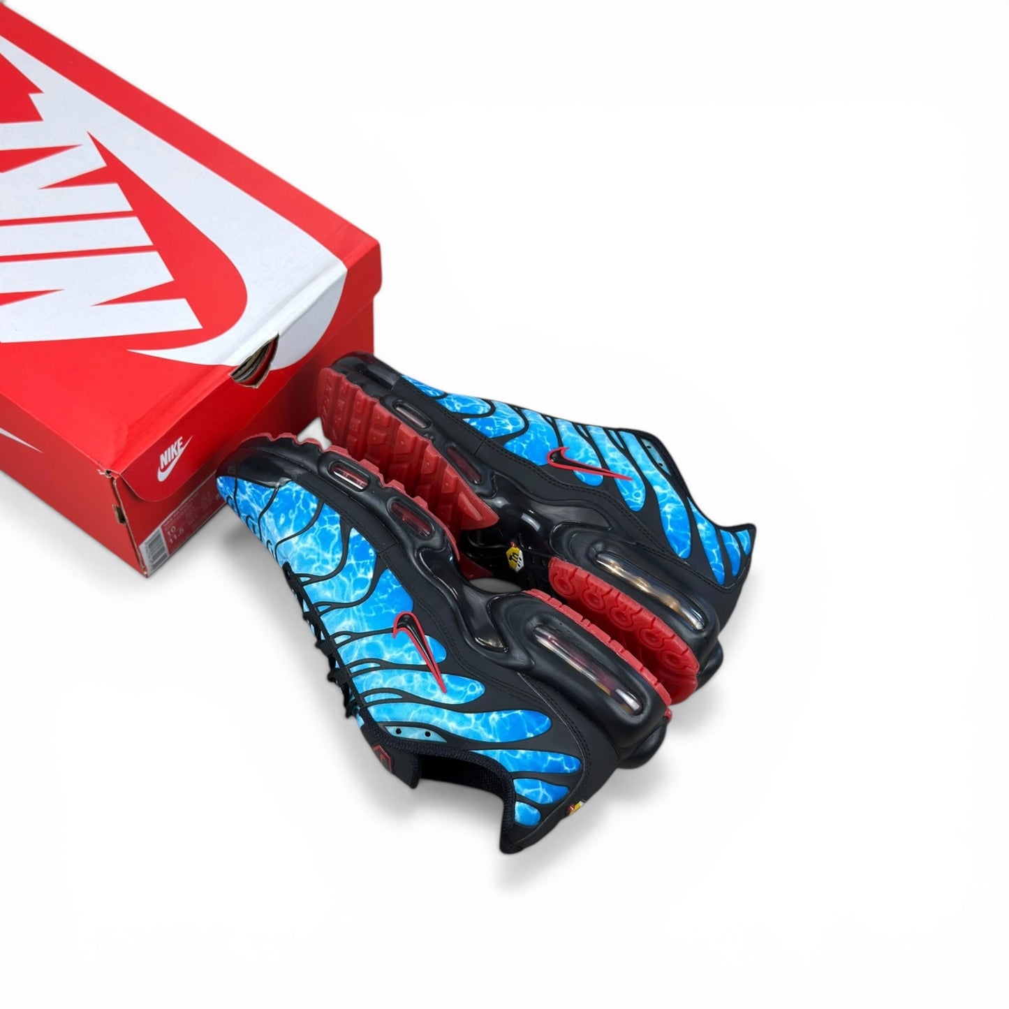 Nike Air Max Plus Shark Attack HQ3824-001 – EU 44, brand new with original box
