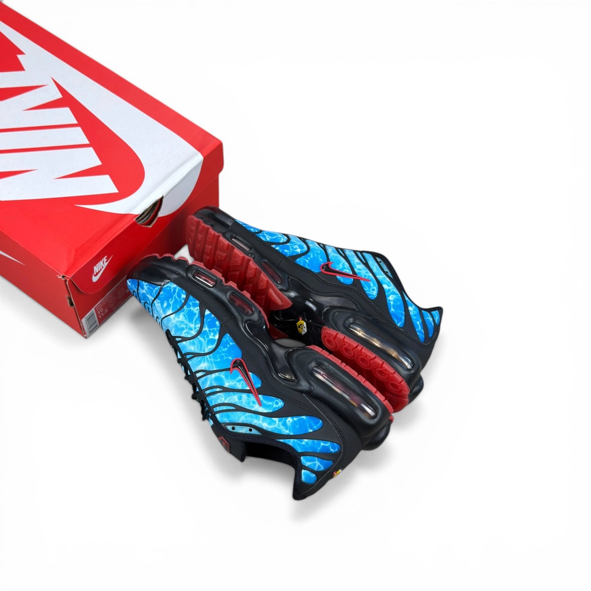 Nike Air Max Plus Shark Attack HQ3824-001 – EU 44, brand new with original box