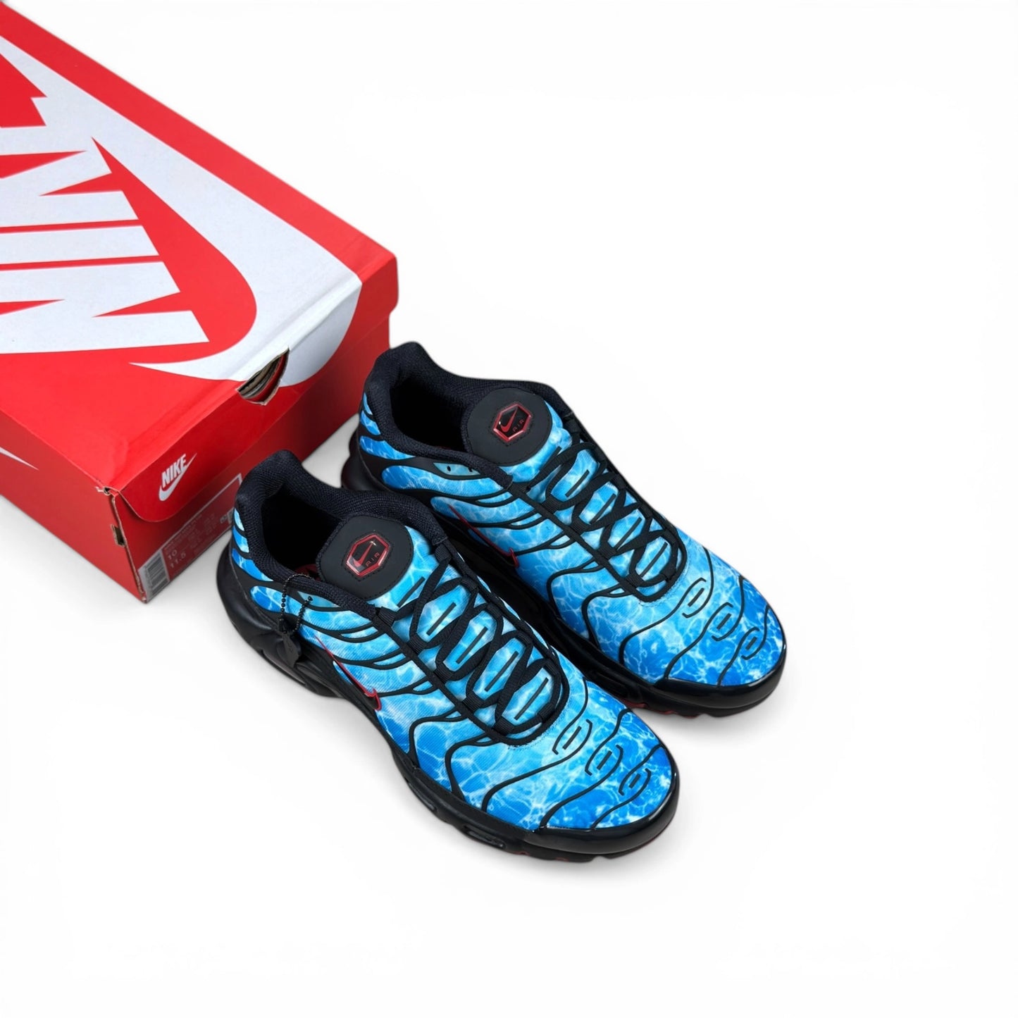 Nike Air Max Plus Shark Attack HQ3824-001 – EU 44, brand new with original box