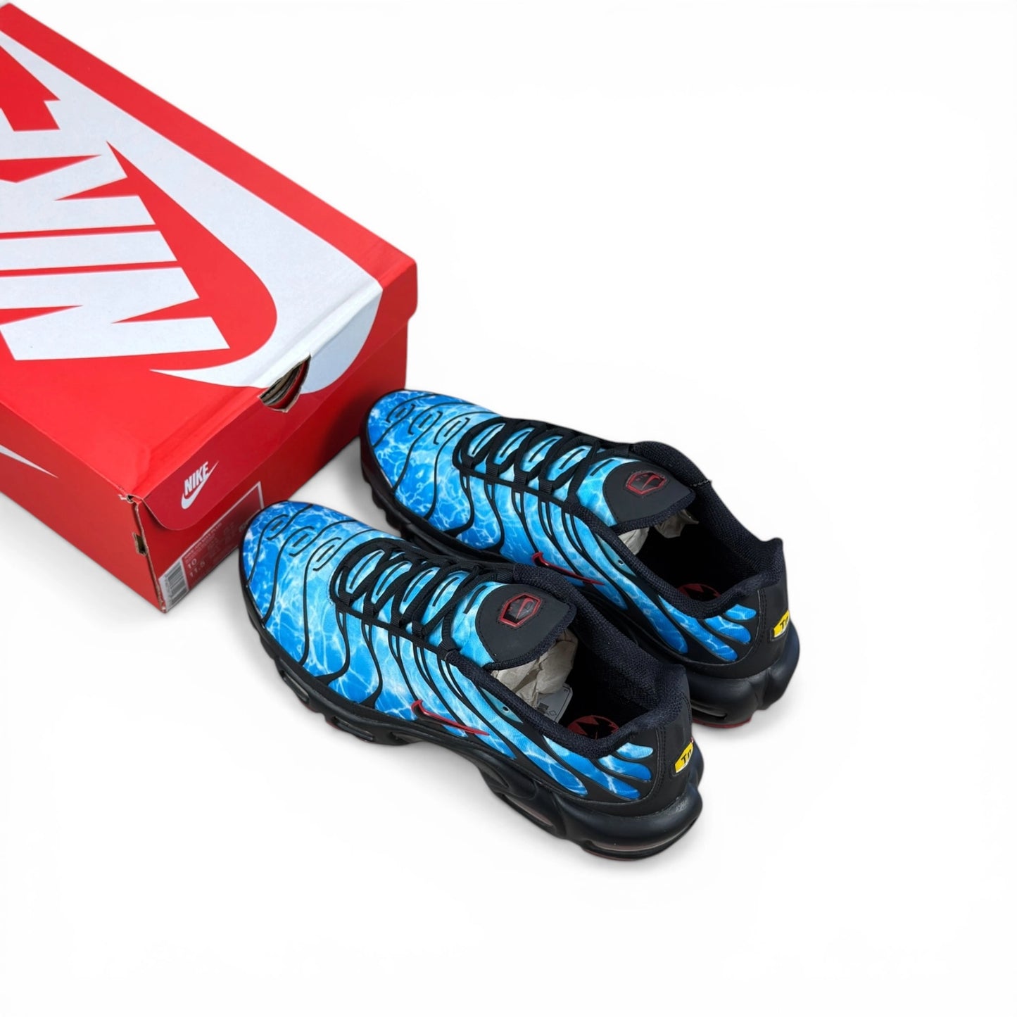 Nike Air Max Plus Shark Attack HQ3824-001 – EU 44, brand new with original box