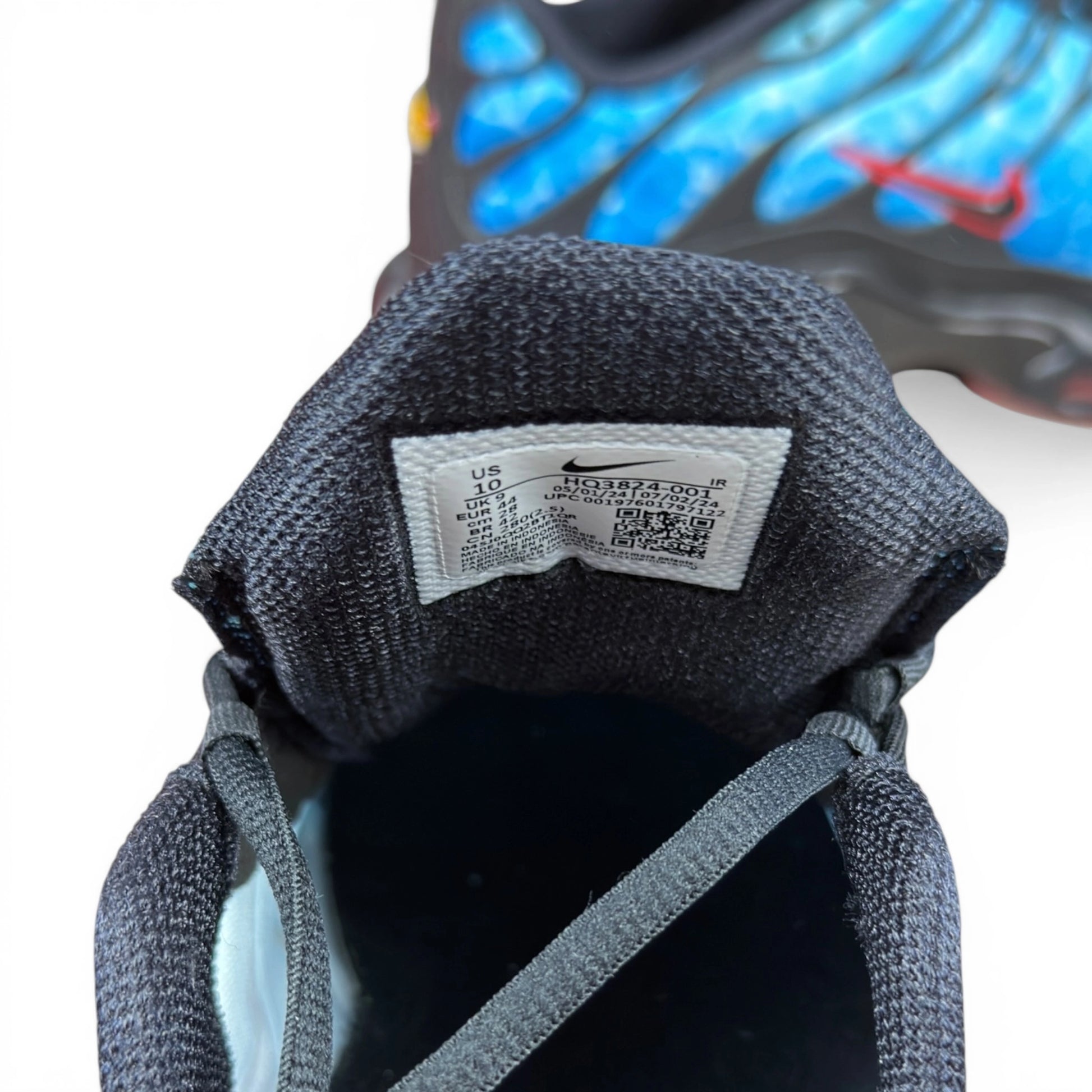 Nike Air Max Plus Shark Attack HQ3824-001 – EU 44, brand new with original box