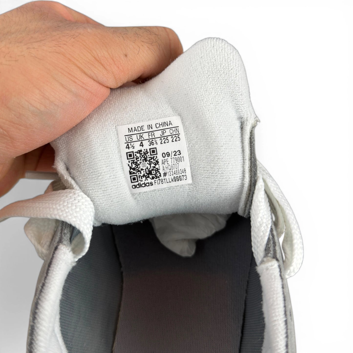 adidas Campus 00s Grey White HQ8707 – EU 36 2/3, brand new with original box