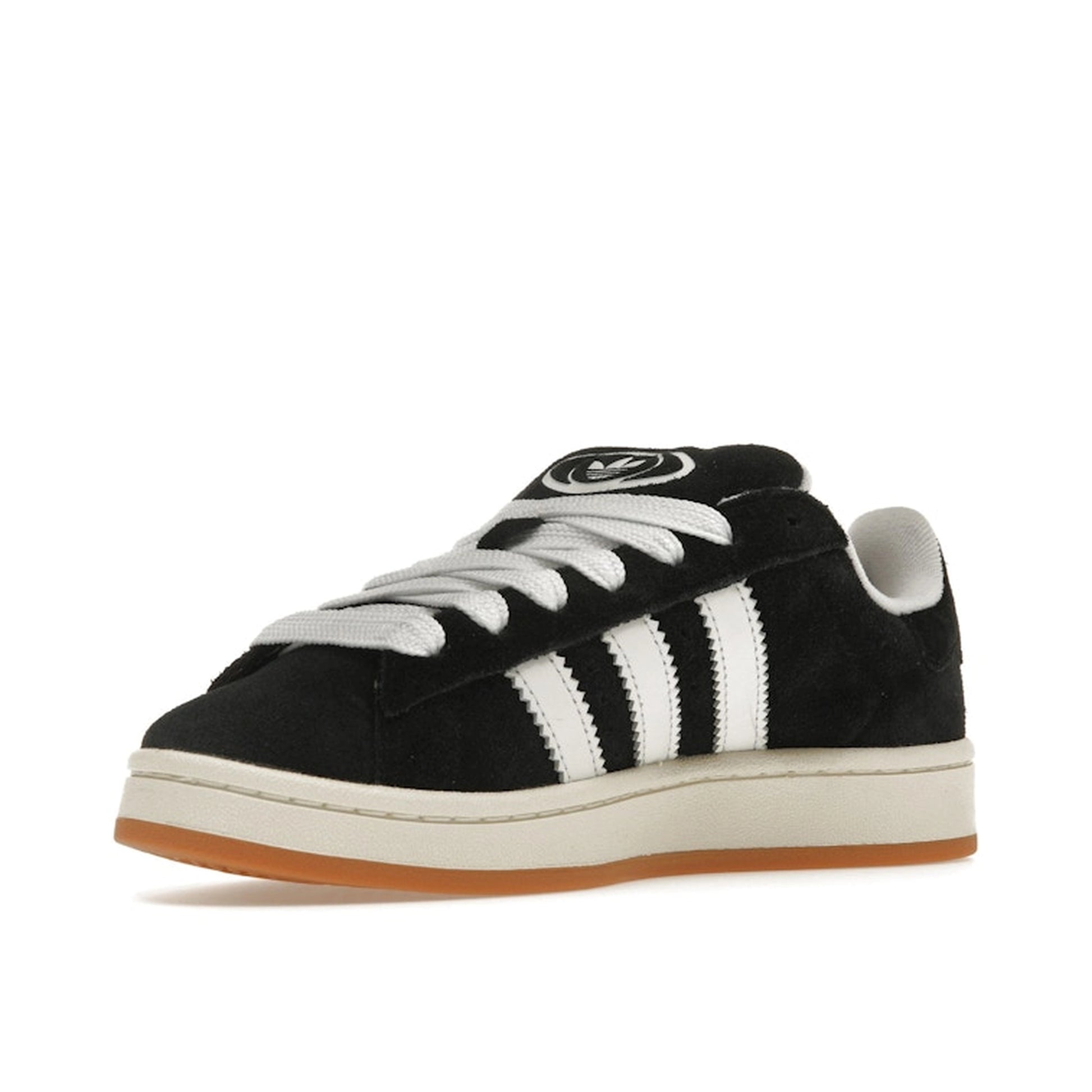 Adidas Campus 00s Core Black sneakers, front view, model HQ8708, black suede upper.

