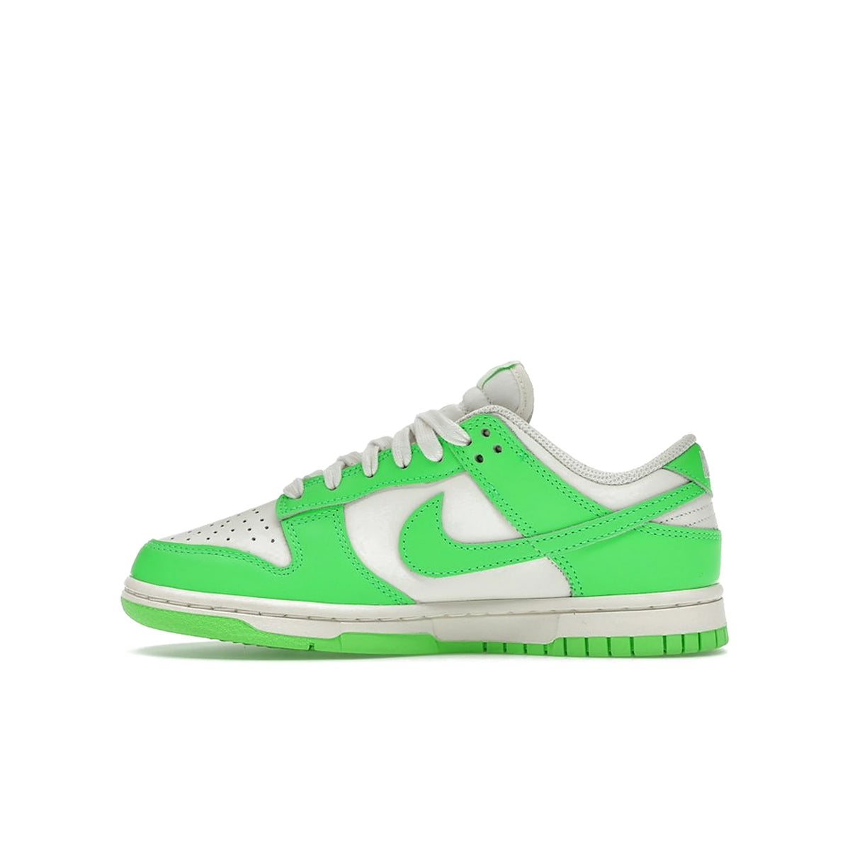 Nike Dunk Low women's shoes in green strike and sail leather – image 3 of 4