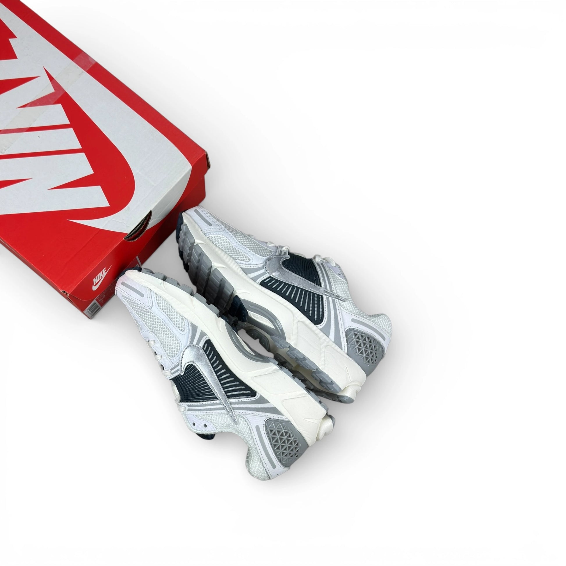 Nike Zoom Vomero 5 White Armory Navy (Women’s) – size EU 40, brand new with original box