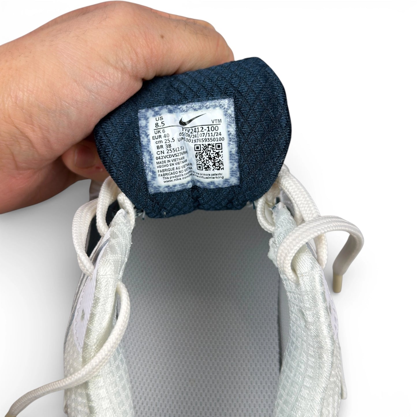 Nike Zoom Vomero 5 White Armory Navy (Women’s) – size EU 40, brand new with original box