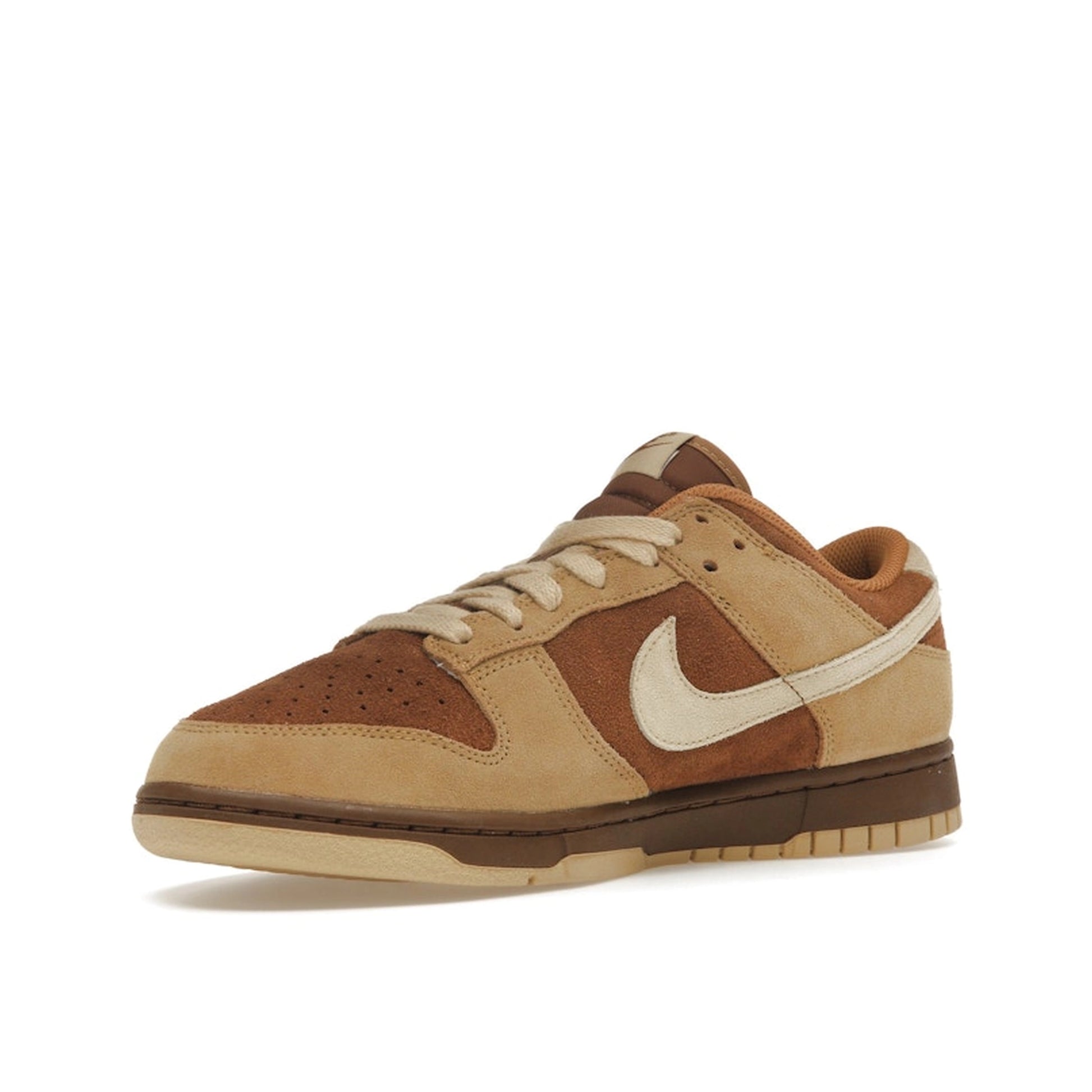 Nike Dunk Low Reverse Maple Women’s sneakers, front view, in brown with tan overlays.