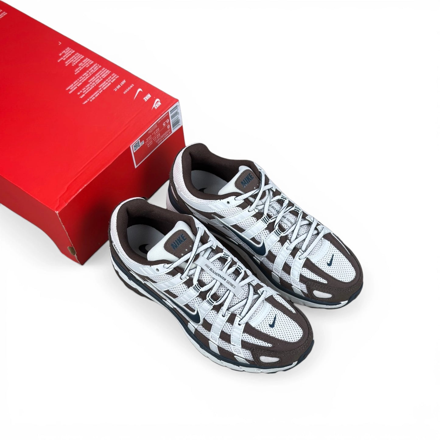 Nike P-6000 Phantom Baroque Brown Metallic Summit White Armory Navy (Women’s) HV8972-001 – EU 39, brand new with cut box