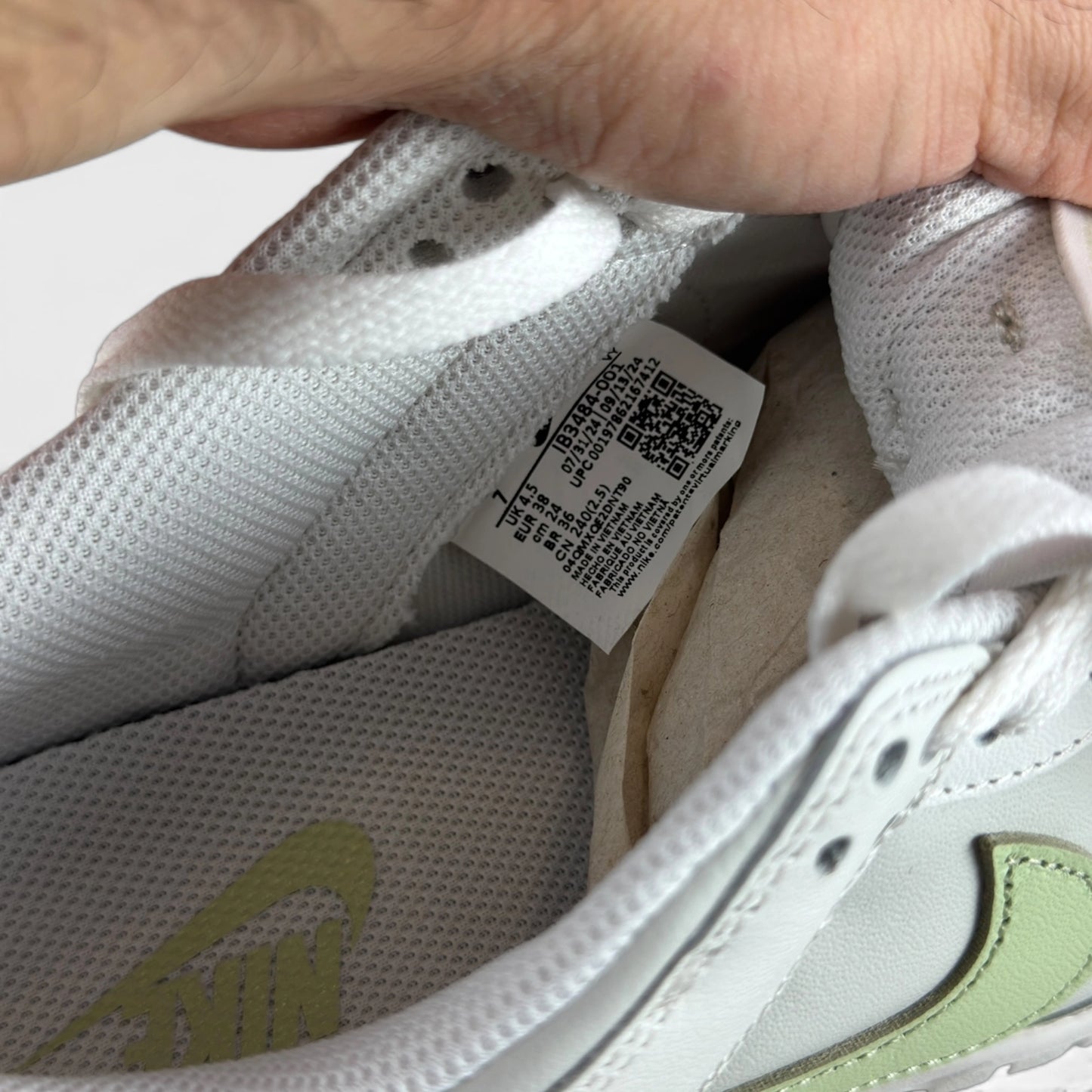 Nike Dunk Low Phantom Olive Aura (Women’s) IB3484-001 – EU 38, brand new with original box