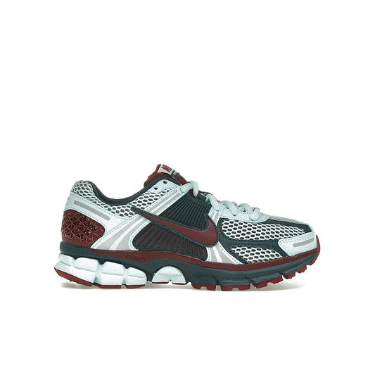 Nike Zoom Vomero 5 women's shoes in navy with team red accents