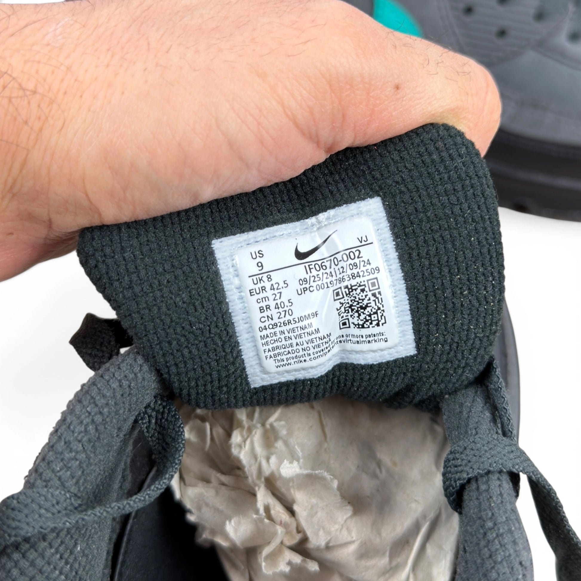 Nike Air Max 90 Black Clear Jade IF0670-002 – EU 42.5, brand new with cut box