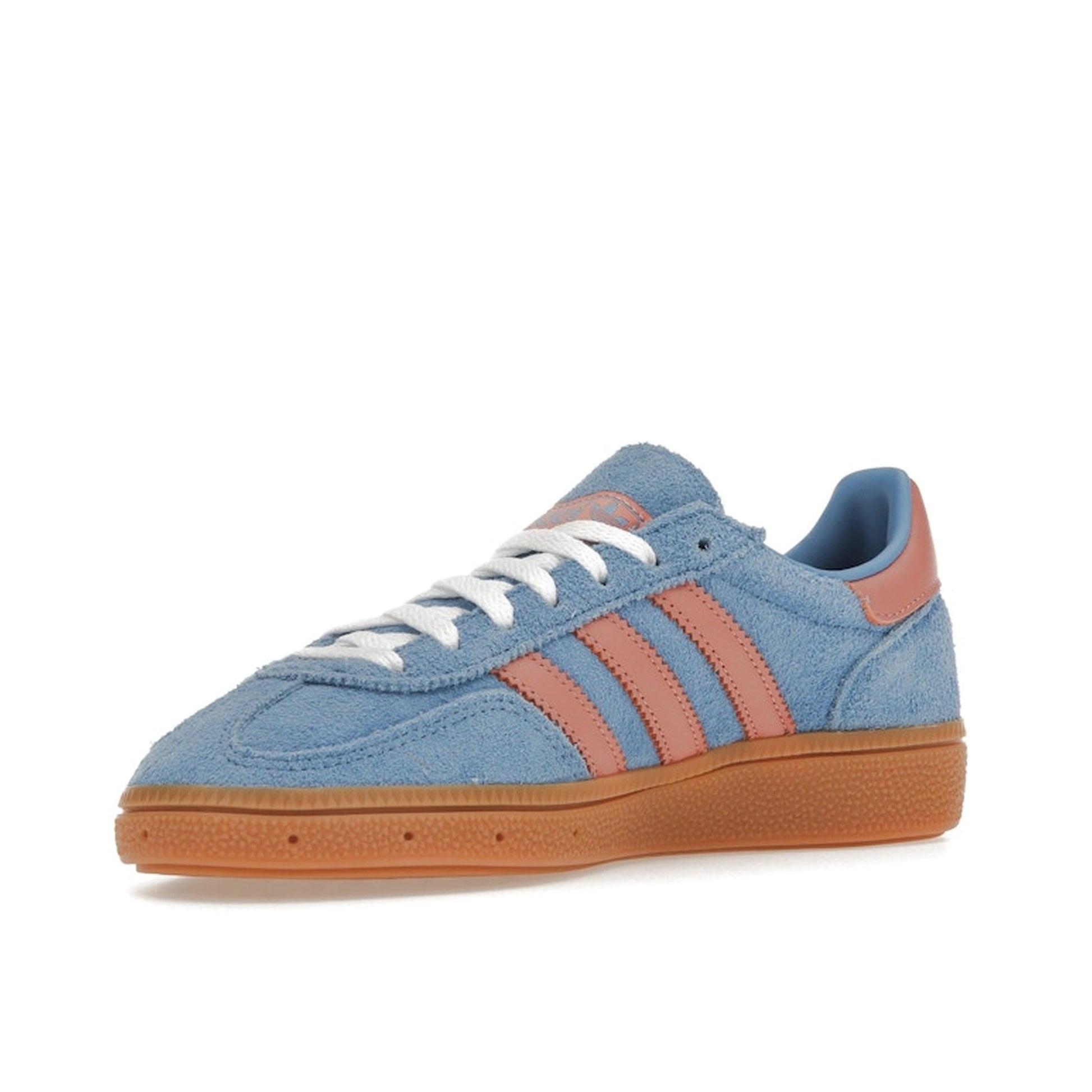 Adidas Handball Spezial Women's sneakers, front view, model IF6564, in light blue with wonder clay details.