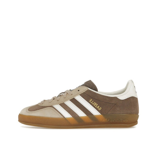 Adidas Gazelle Indoor sneakers, side view, model IF9646, in earth strata with magic beige details.