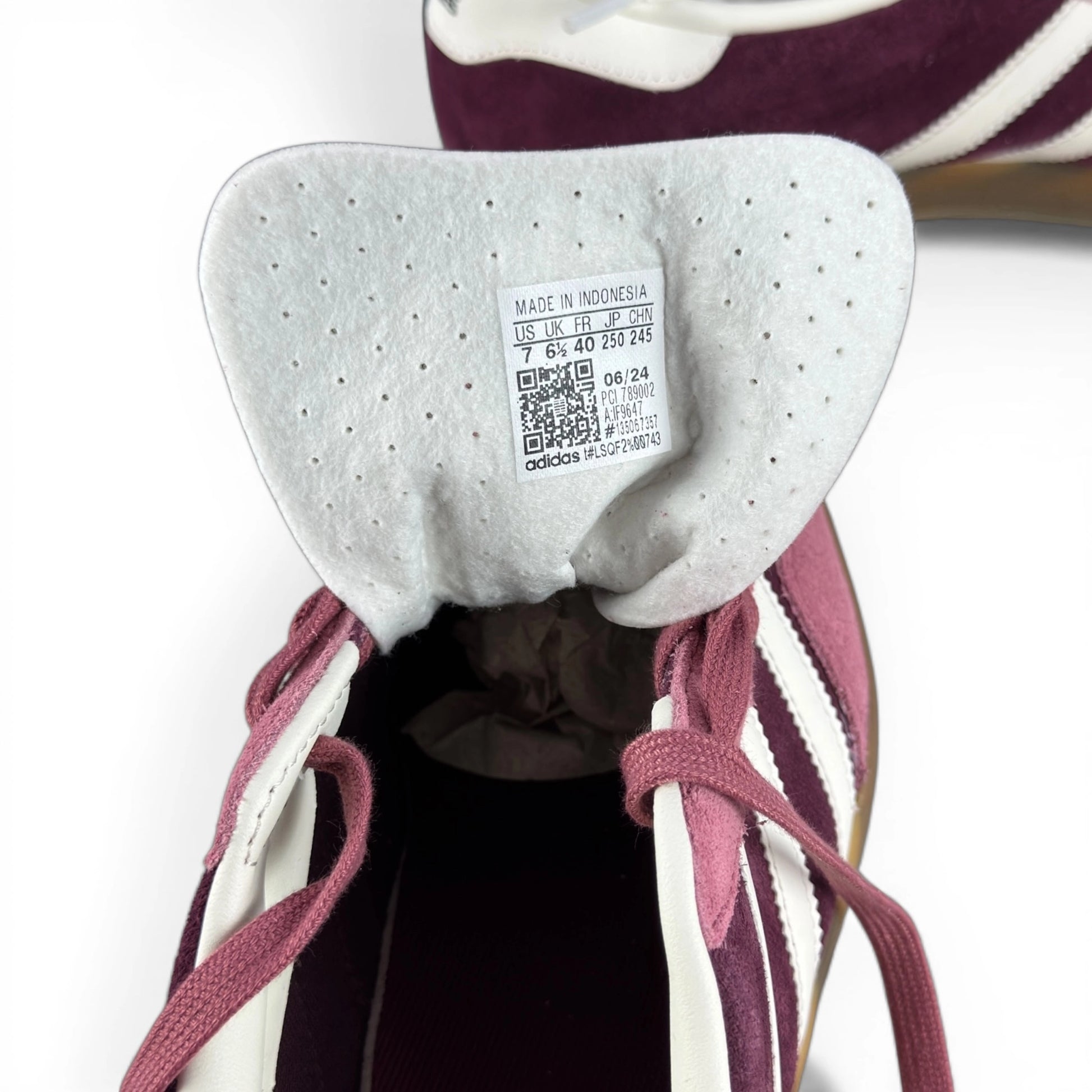 adidas Gazelle Indoor Maroon Preloved Crimson IF9647 – EU 40, brand new with original box