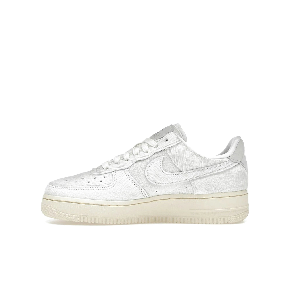 Nike Air Force 1 Low '07 women's shoe in sail and muslin leather – image 3 of 4