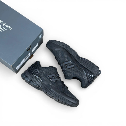 New Balance 1906U Triple Black – size EU 44, brand new with original box