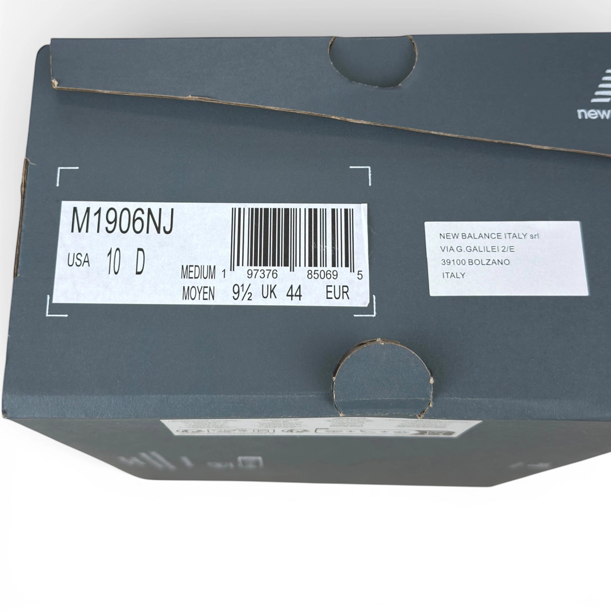 New Balance 1906U Triple Black – size EU 44, brand new with original box