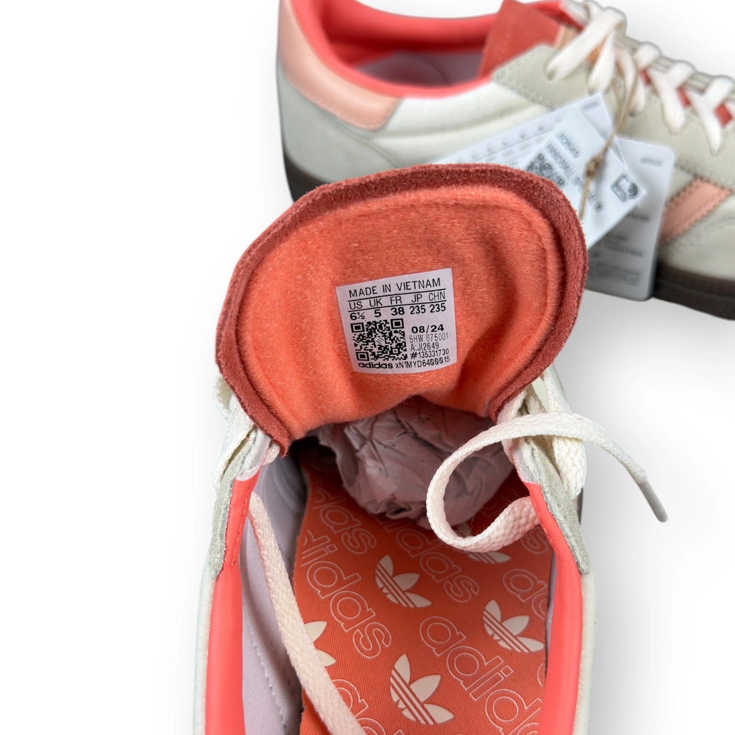 adidas Handball Spezial Cream White Coral Velvet (Women’s) JI2649 – EU 38, brand new with original box