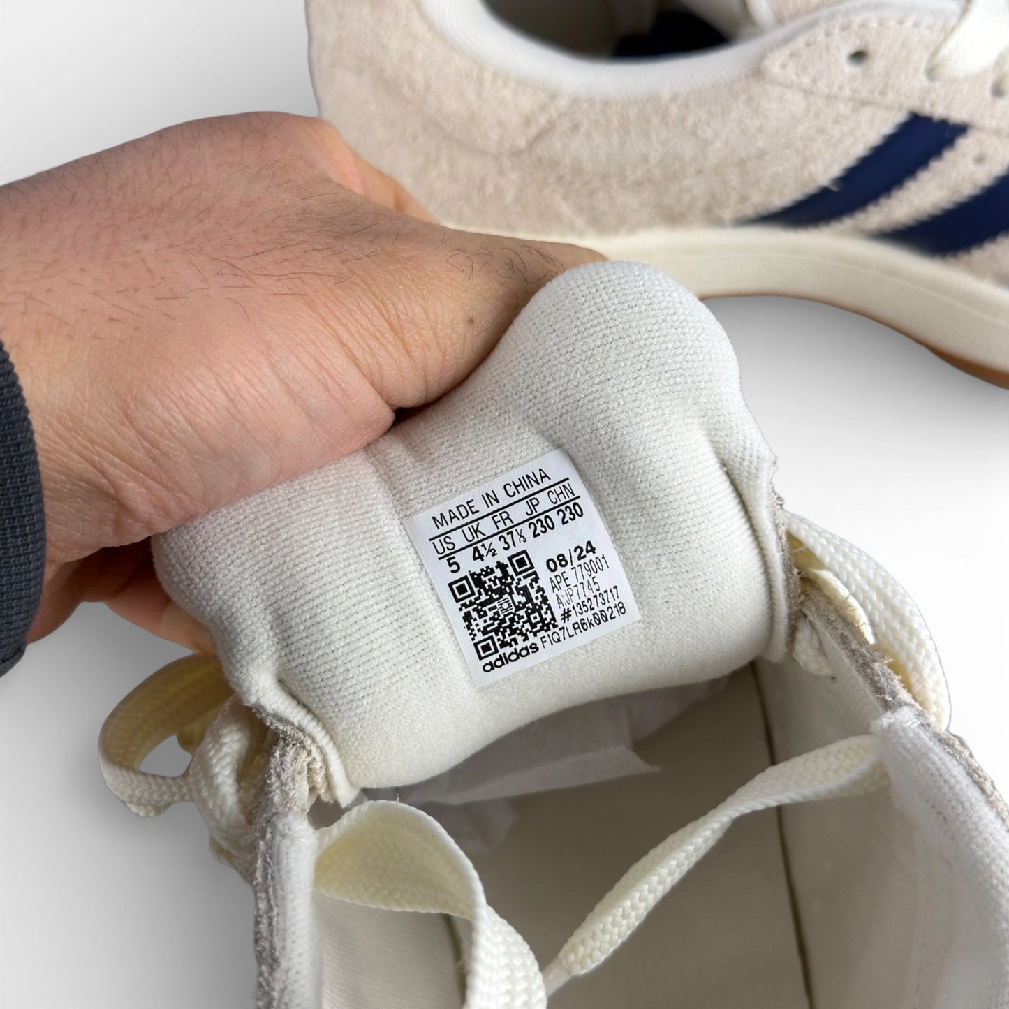 adidas Campus 00s Cream White Dark Blue JP7745 – EU 37⅓, brand new with original box