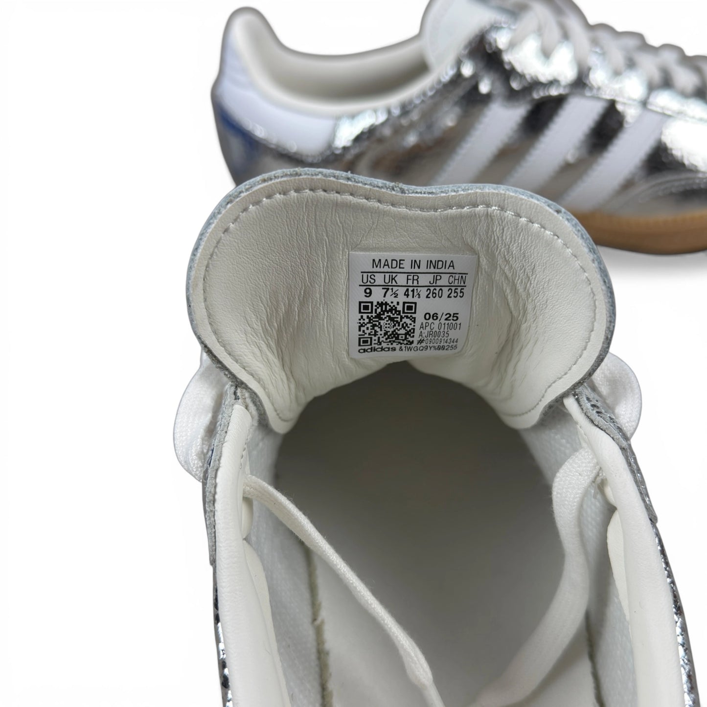 adidas Samba OG Silver Metallic Cracked Leather (Women’s) JR0035 – EU 41 1/3, brand new with original box