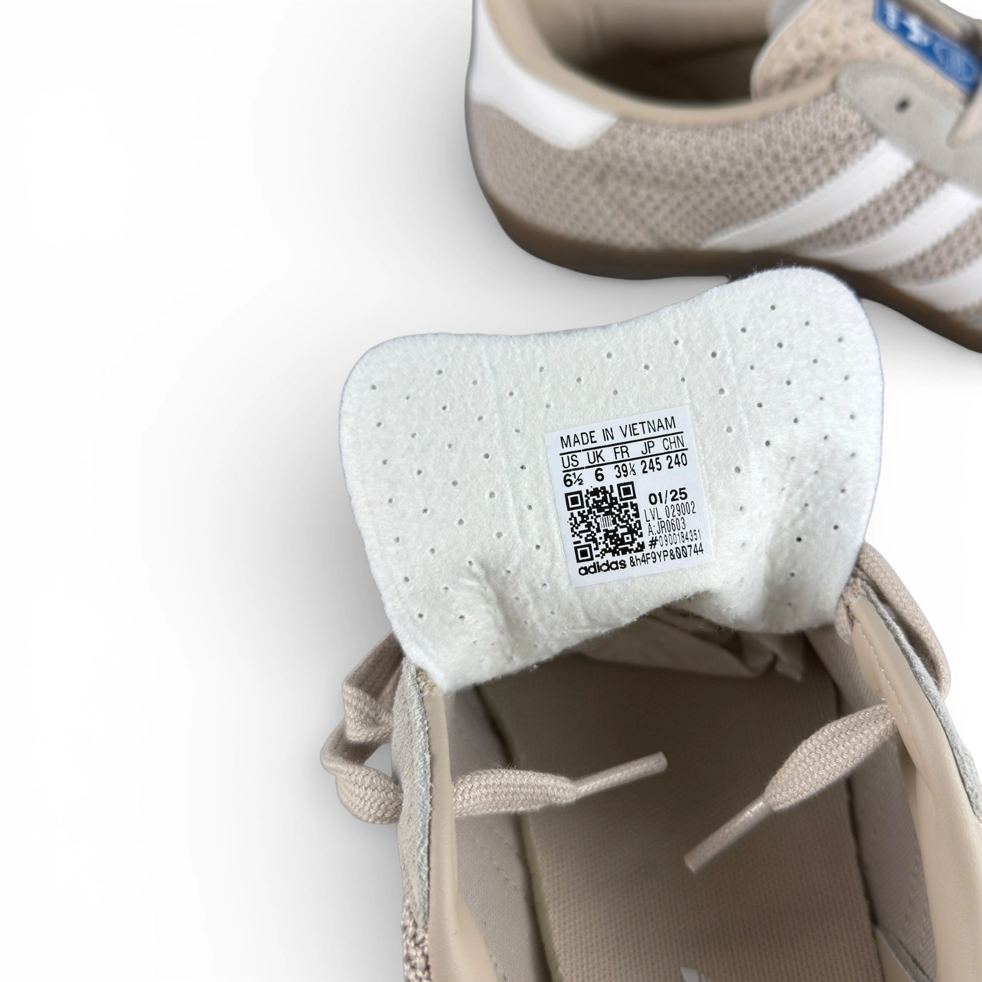 adidas Gazelle Indoor “Wonder Beige Gum” JR0603 – EU 39⅓, brand new with original box