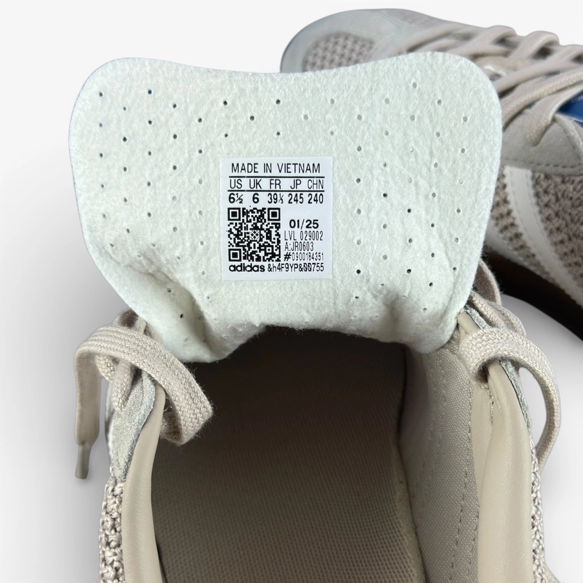 adidas Gazelle Indoor “Wonder Beige Gum” JR0603 – EU 39⅓, brand new with original box