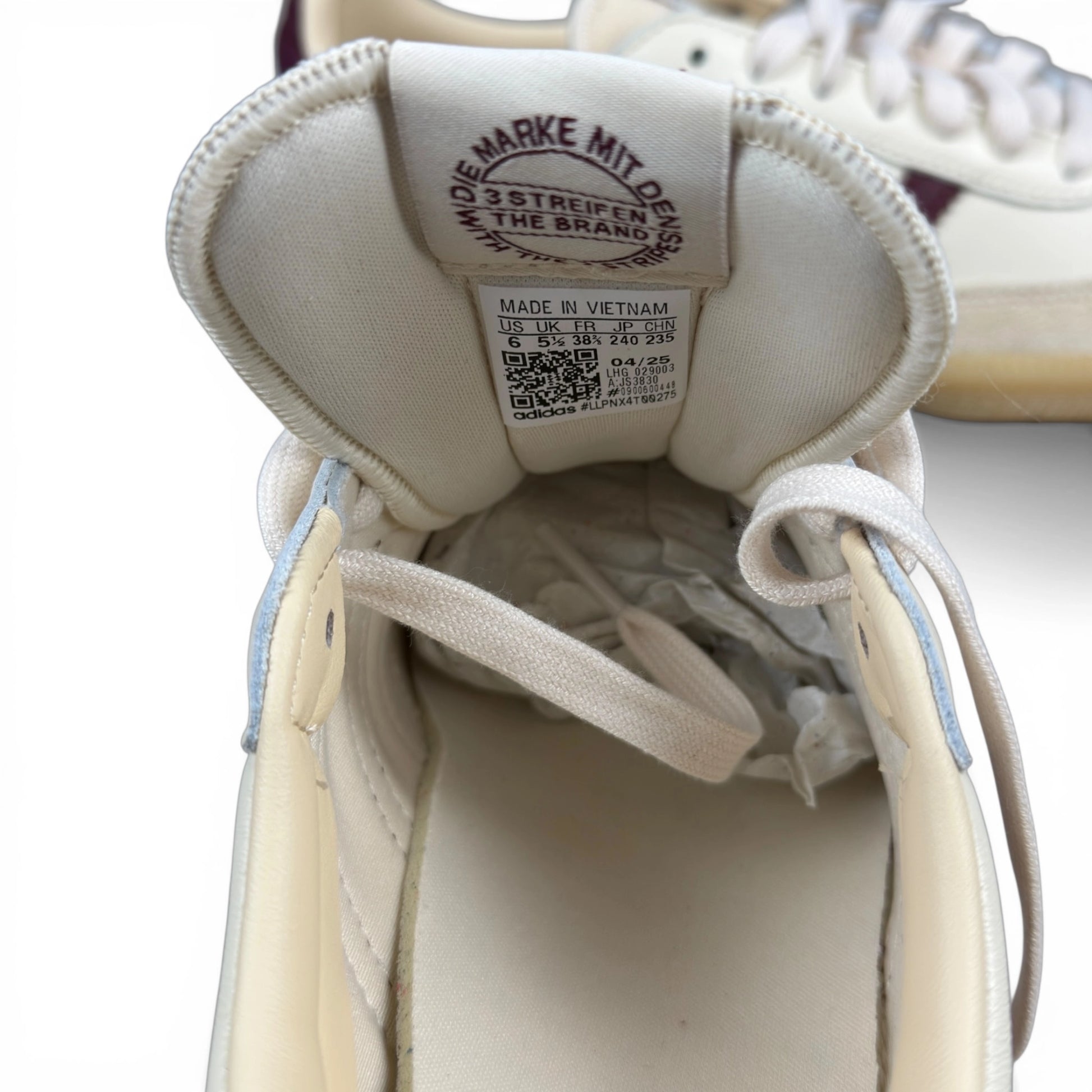 adidas Samba OG Wonder White Shadow Red JS3830 – EU 38 2/3, brand new with original box