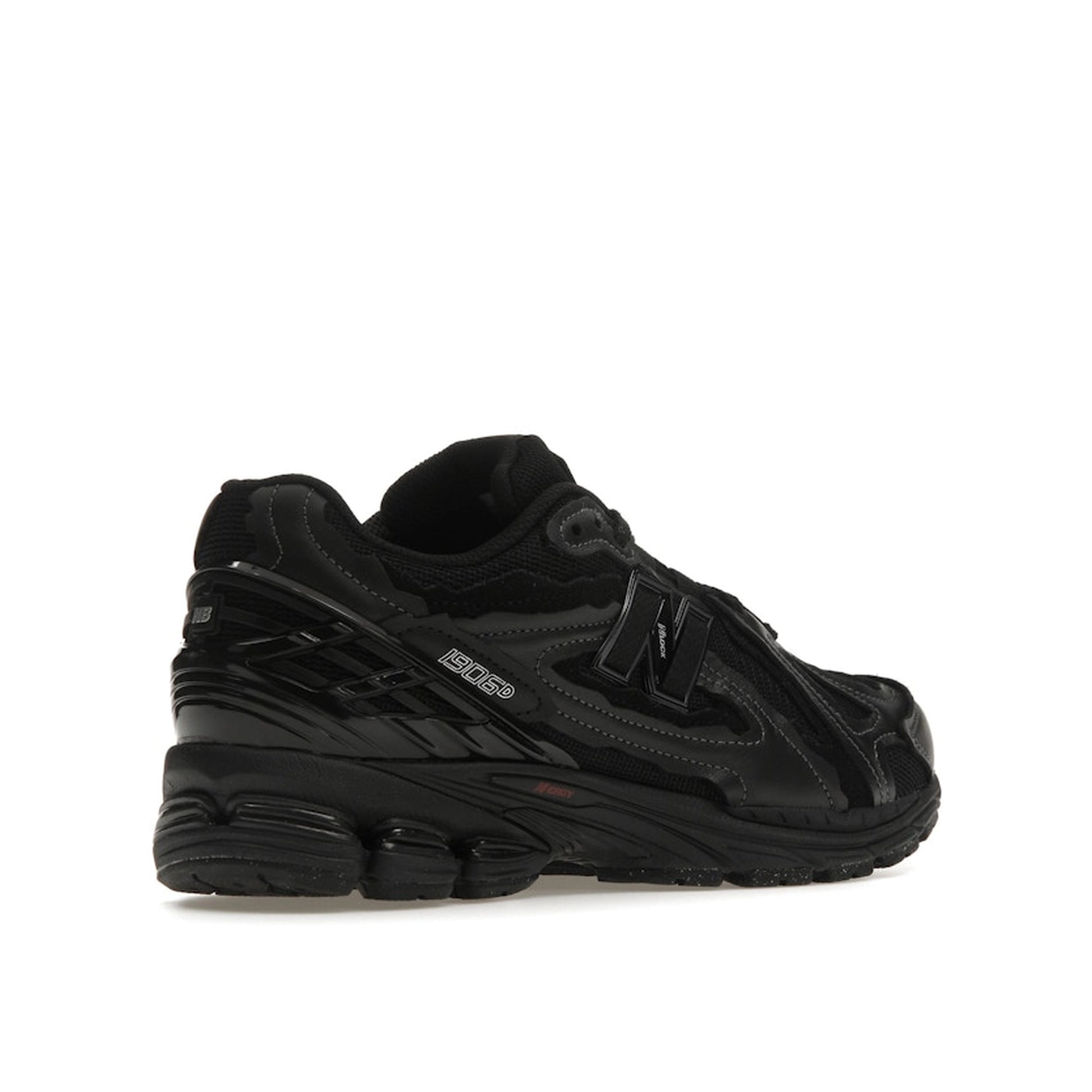 New Balance 1906D Protection Pack sneakers, back view, model M1906DF in  total black.