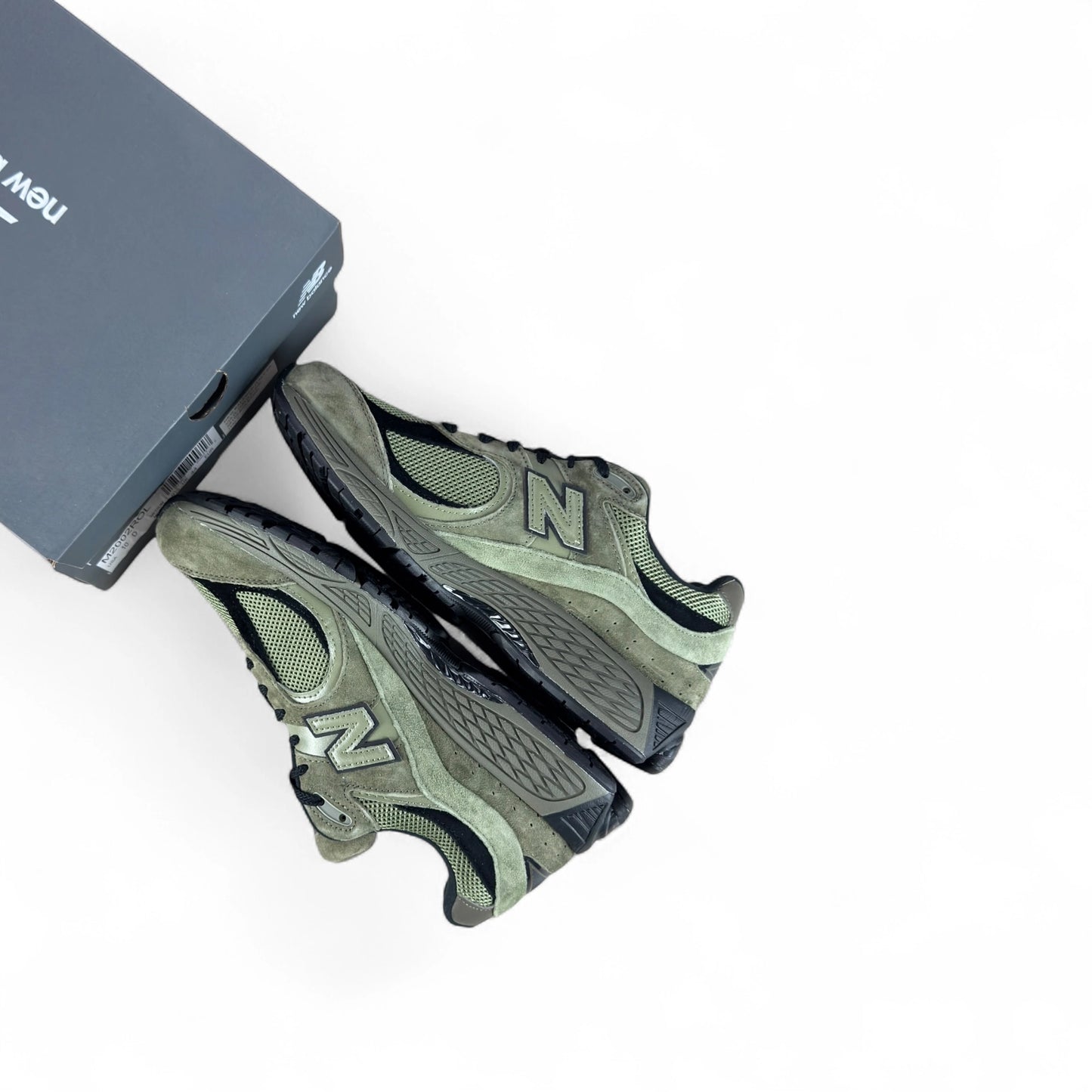 New Balance 2002R Dark Camo Dark Olivine M2002ROL – EU 44, brand new with original box