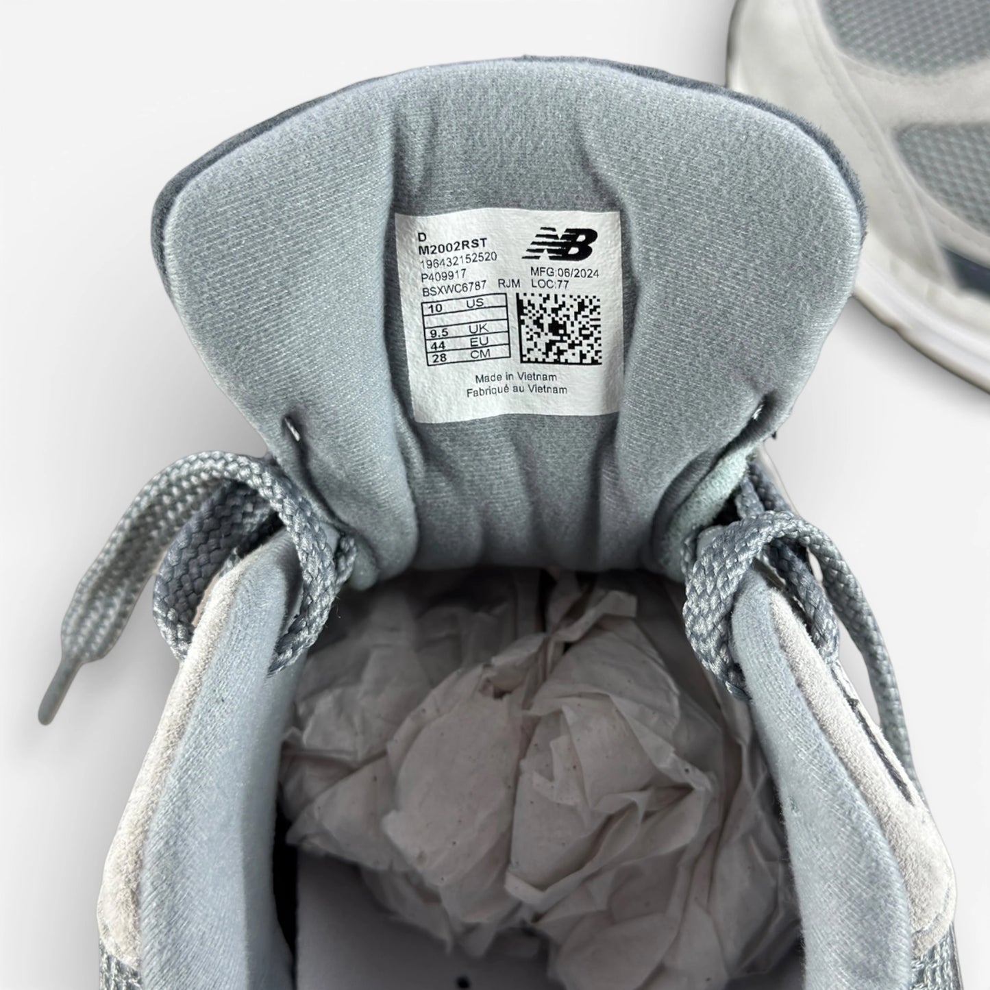 New Balance 2002R Steel Grey Orca M2002RST – EU 44, brand new with original box