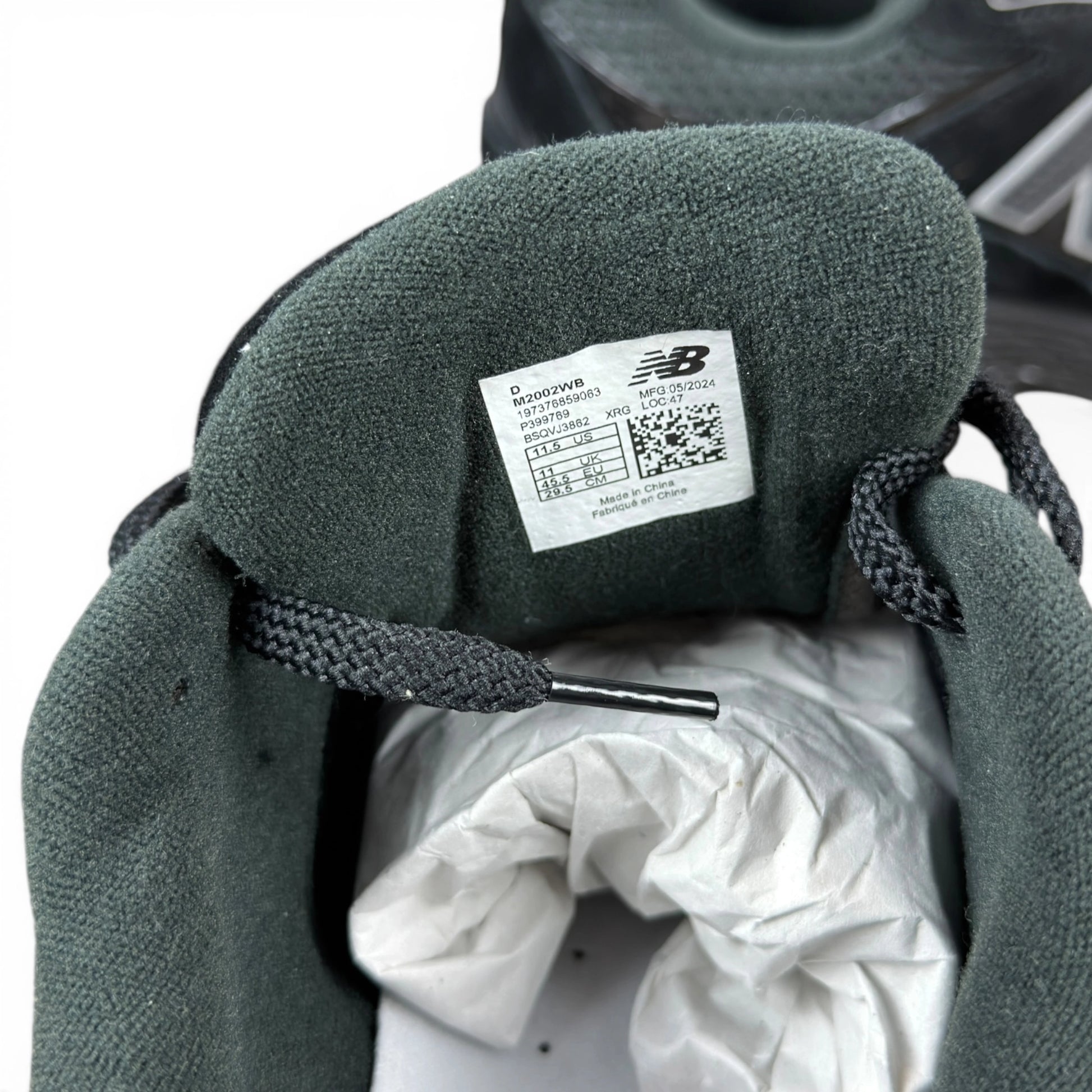 New Balance 2002R Mesh Black Metallic – EU 45.5, brand new authentic pair with box